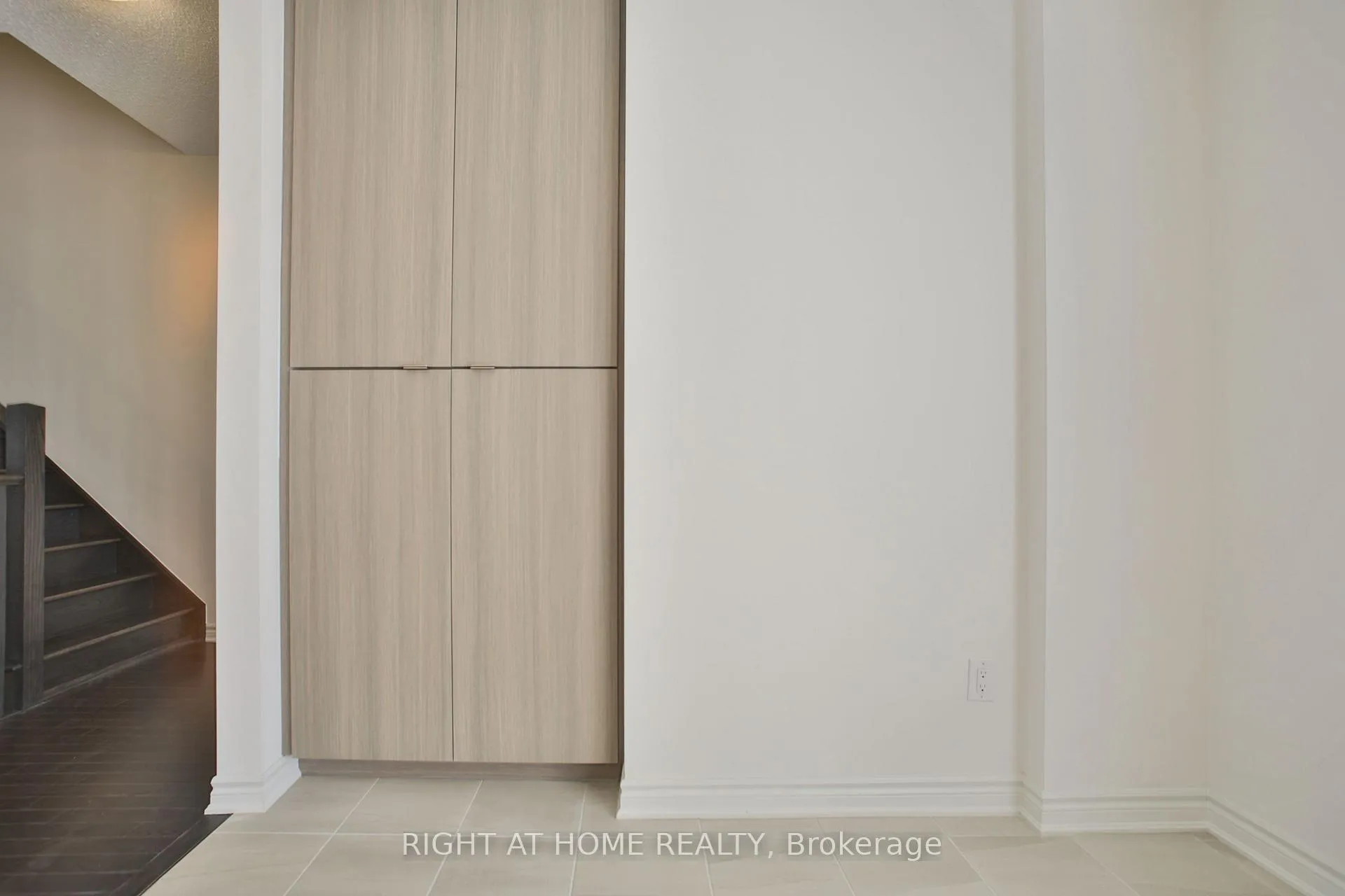 Photo 21 of Unit 20, 50 Edinburgh Drive, Brampton, Bram West — HOMEH