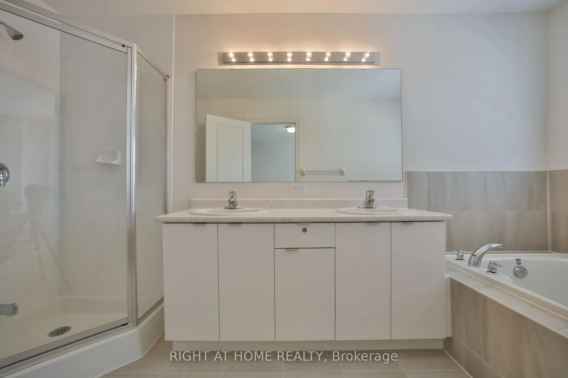 Photo 32 of Unit 20, 50 Edinburgh Drive, Brampton, Bram West — HOMEH