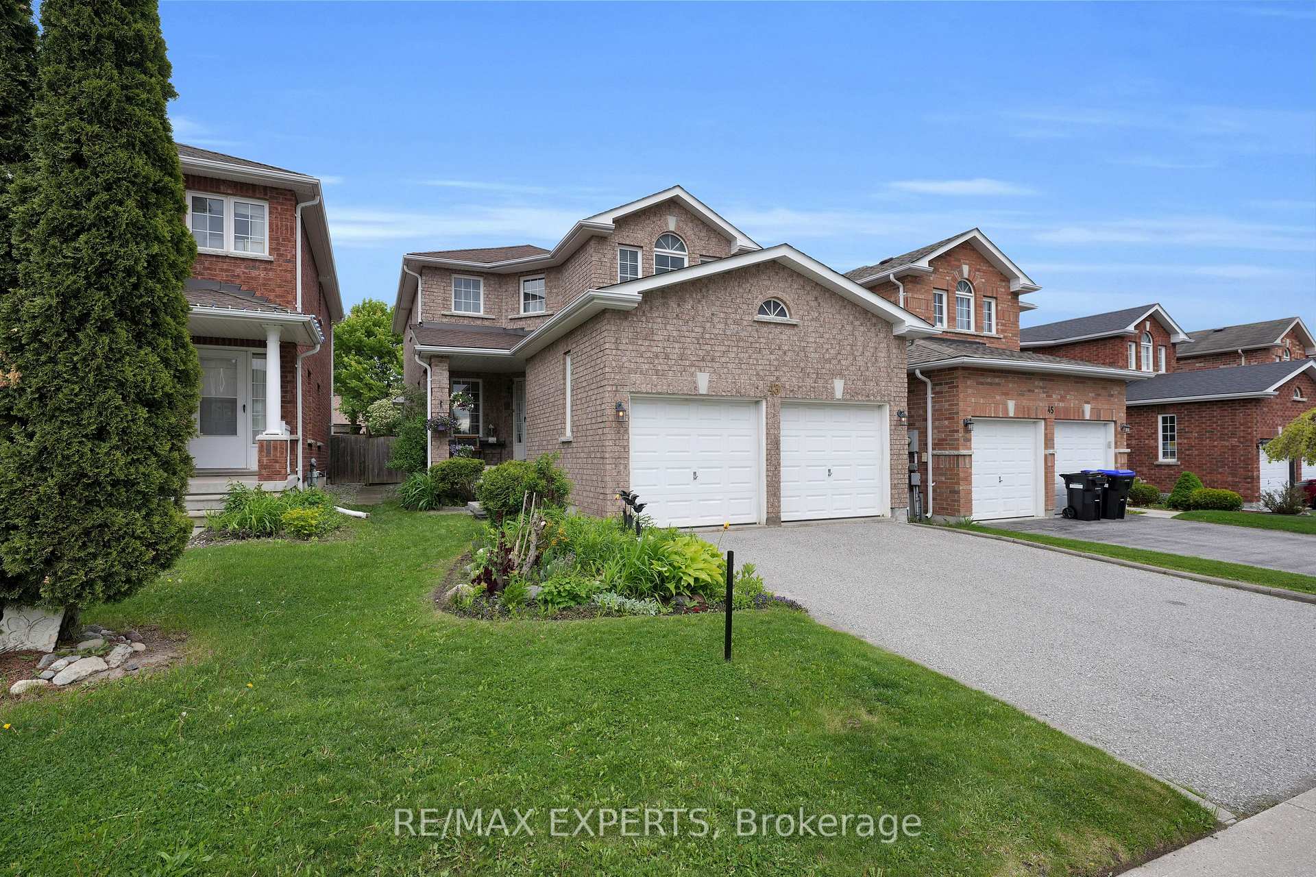 Photo 3 of 43 Buchanan Drive, New Tecumseth, Alliston — HOMEH