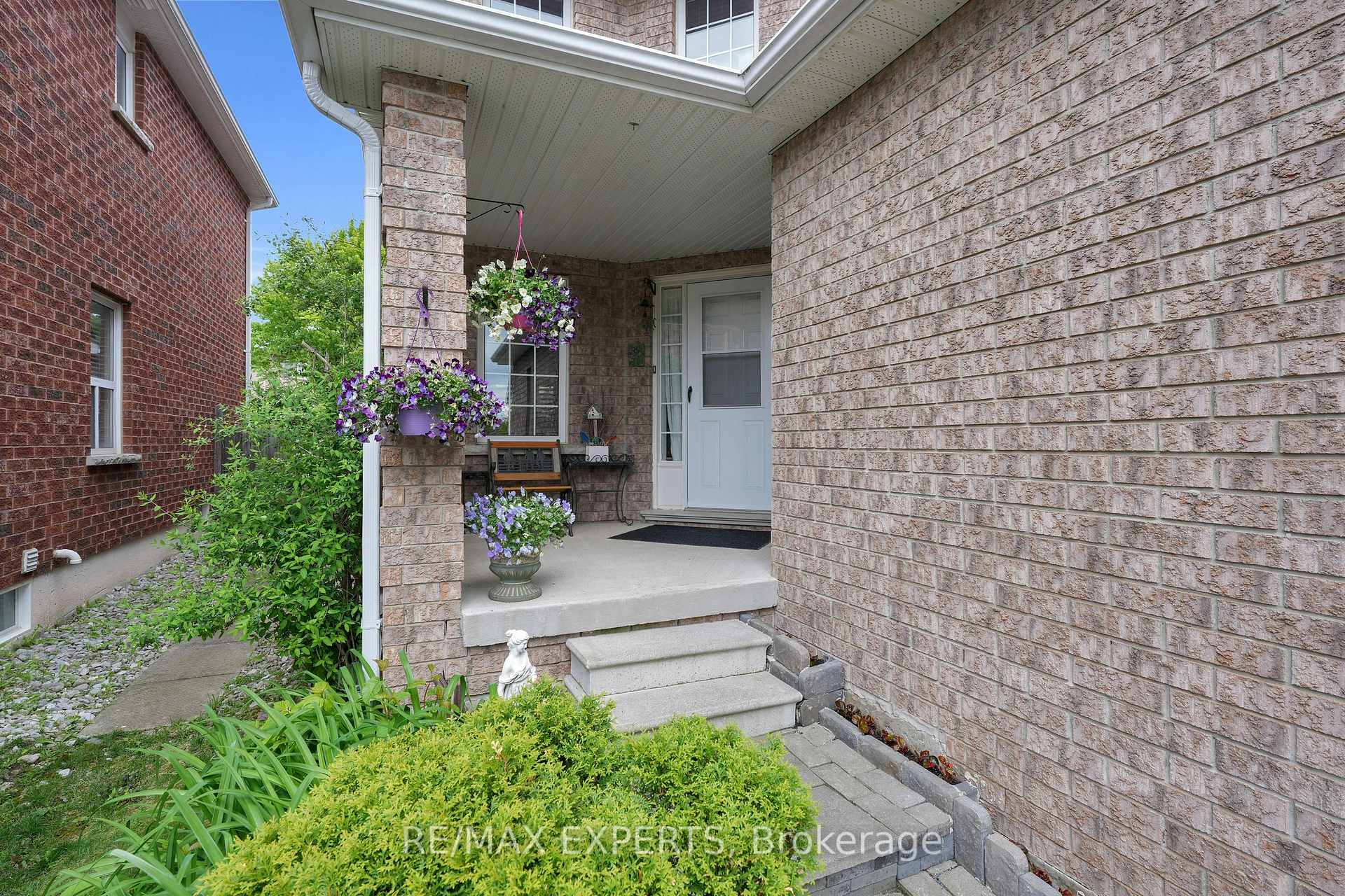 Photo 5 of 43 Buchanan Drive, New Tecumseth, Alliston — HOMEH
