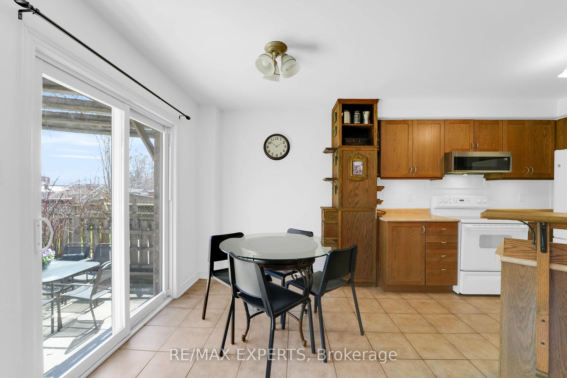Photo 16 of 43 Buchanan Drive, New Tecumseth, Alliston — HOMEH