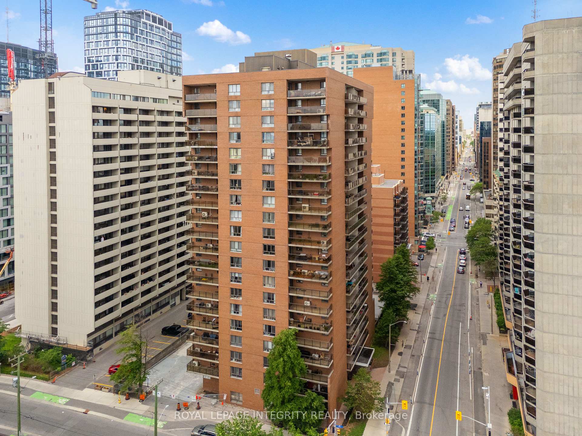 Photo 2 of Unit 2001, 475 Laurier Avenue W, Ottawa, Ottawa Centre — HOMEH