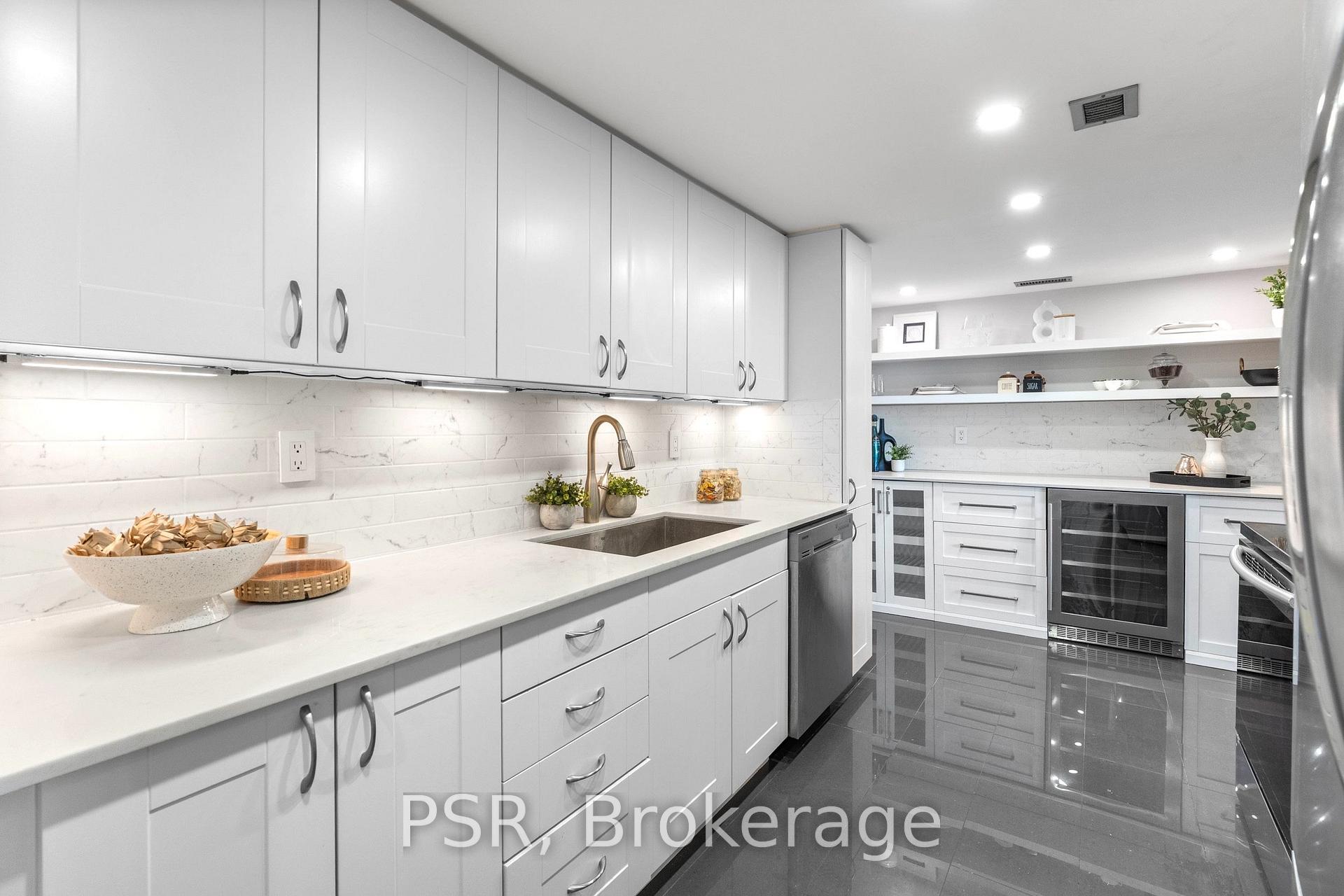 Photo 15 of Unit 1103, 30 Wellington Street E, Toronto, Church-Yonge Corridor — HOMEH