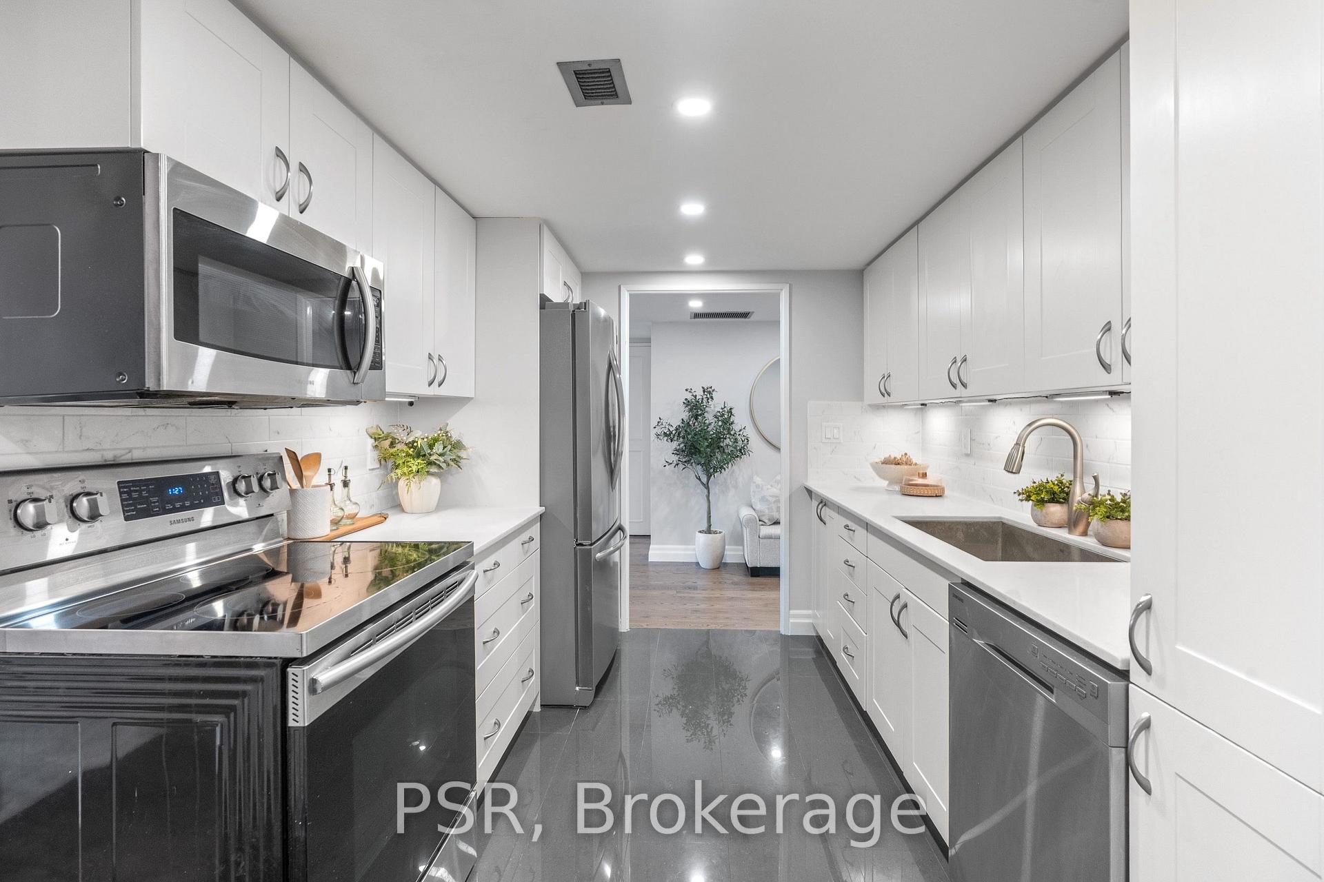Photo 17 of Unit 1103, 30 Wellington Street E, Toronto, Church-Yonge Corridor — HOMEH