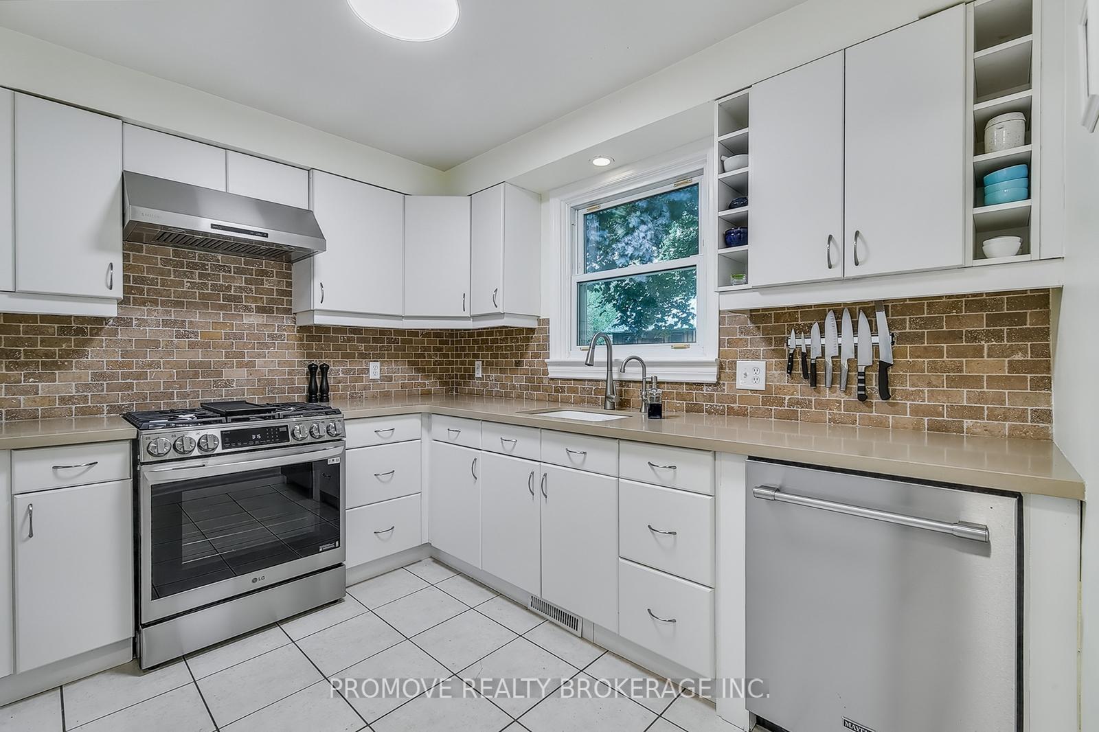 Photo 15 of 17 Orchard Crescent, Guelph, General Hospital — HOMEH