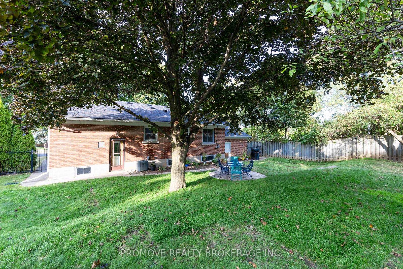 Photo 35 of 17 Orchard Crescent, Guelph, General Hospital — HOMEH
