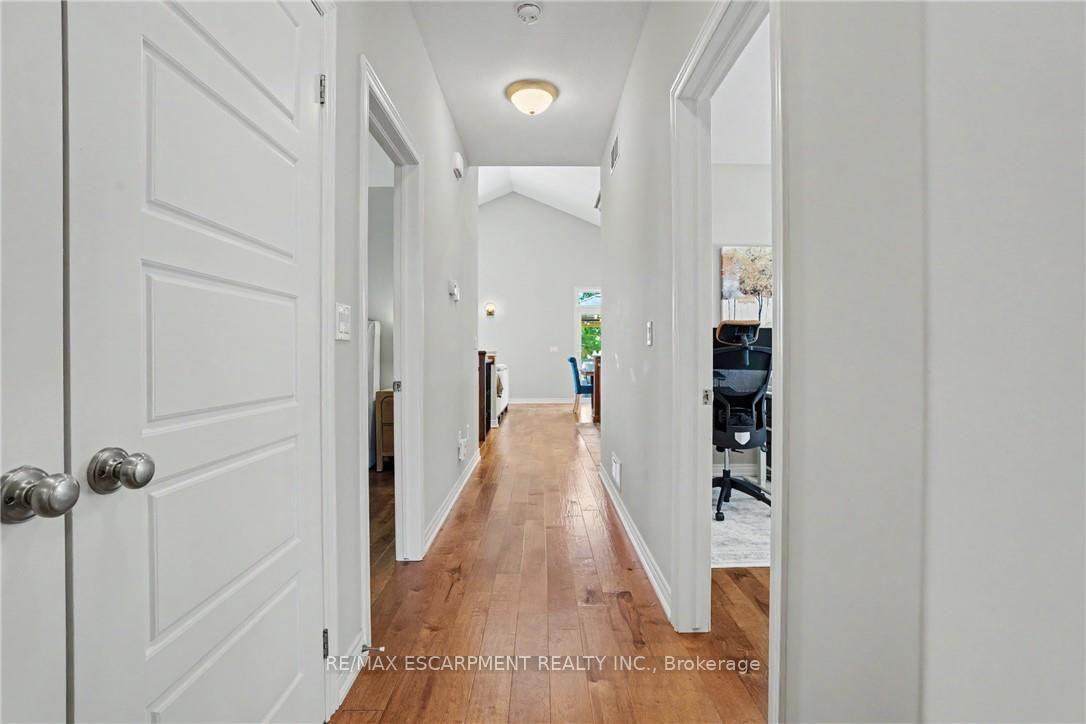 Photo 7 of 12 Silverwood Avenue, Welland, Coyle Creek — HOMEH