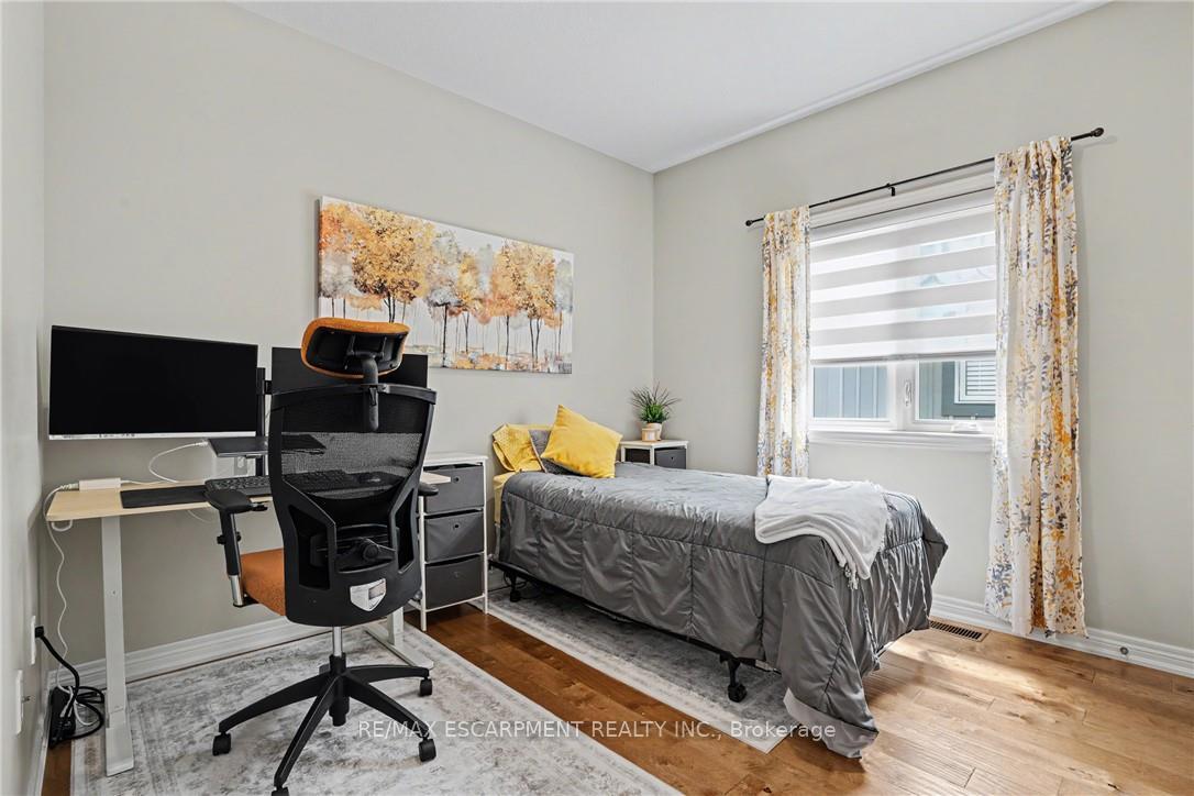 Photo 13 of 12 Silverwood Avenue, Welland, Coyle Creek — HOMEH