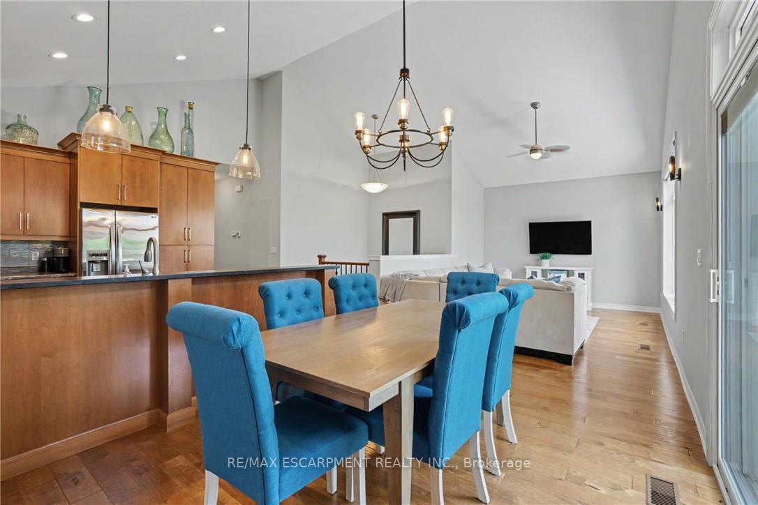 Photo 19 of 12 Silverwood Avenue, Welland, Coyle Creek — HOMEH