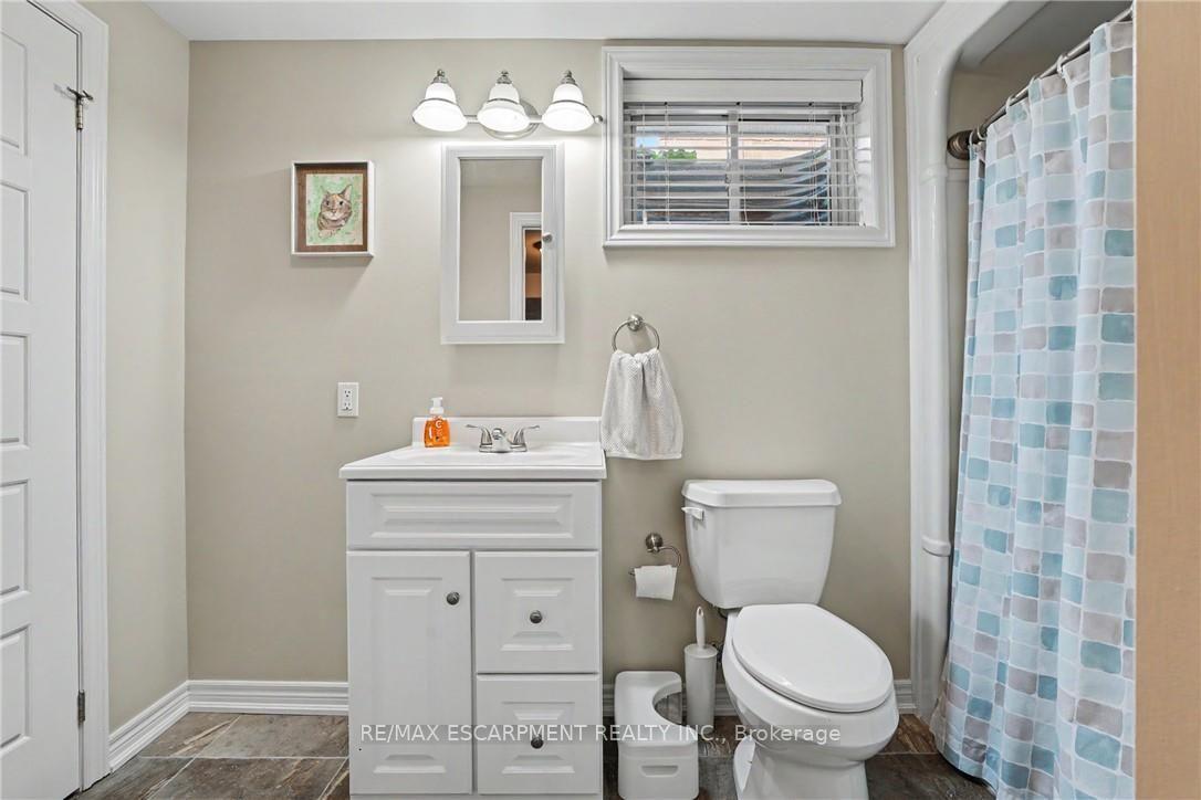 Photo 29 of 12 Silverwood Avenue, Welland, Coyle Creek — HOMEH