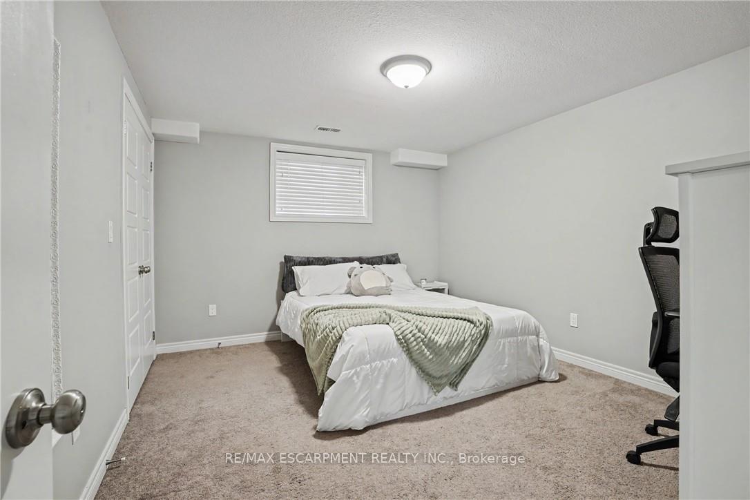 Photo 30 of 12 Silverwood Avenue, Welland, Coyle Creek — HOMEH