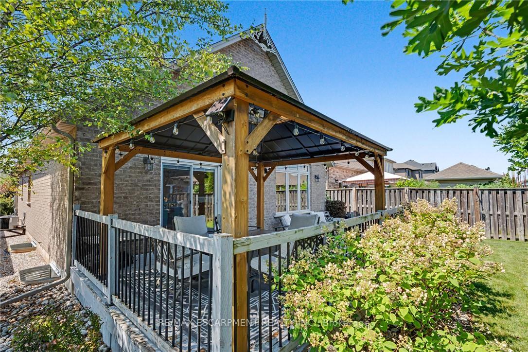 Photo 36 of 12 Silverwood Avenue, Welland, Coyle Creek — HOMEH