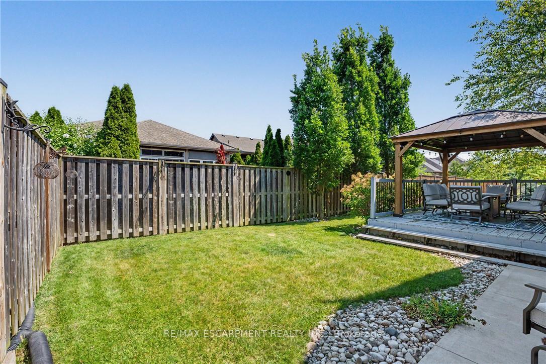 Photo 38 of 12 Silverwood Avenue, Welland, Coyle Creek — HOMEH