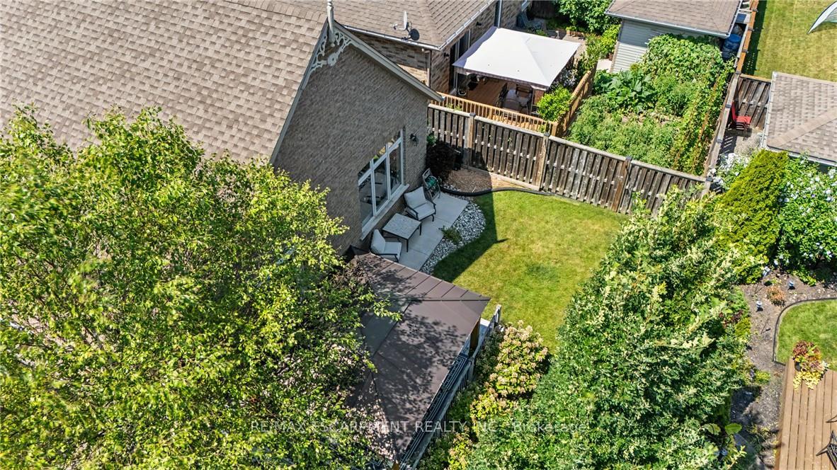 Photo 44 of 12 Silverwood Avenue, Welland, Coyle Creek — HOMEH