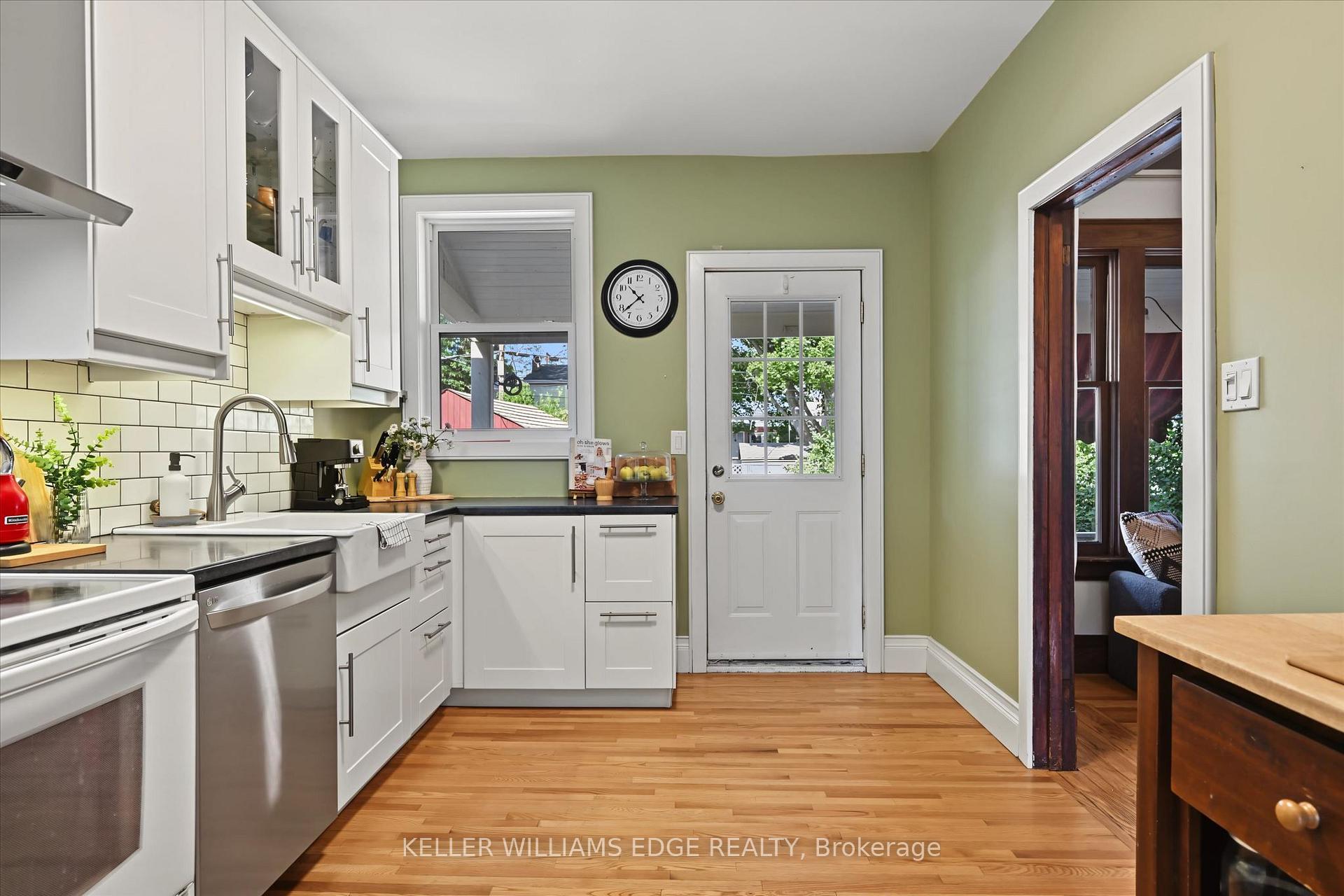 Photo 15 of 164 Balmoral Avenue S, Hamilton, Delta — HOMEH