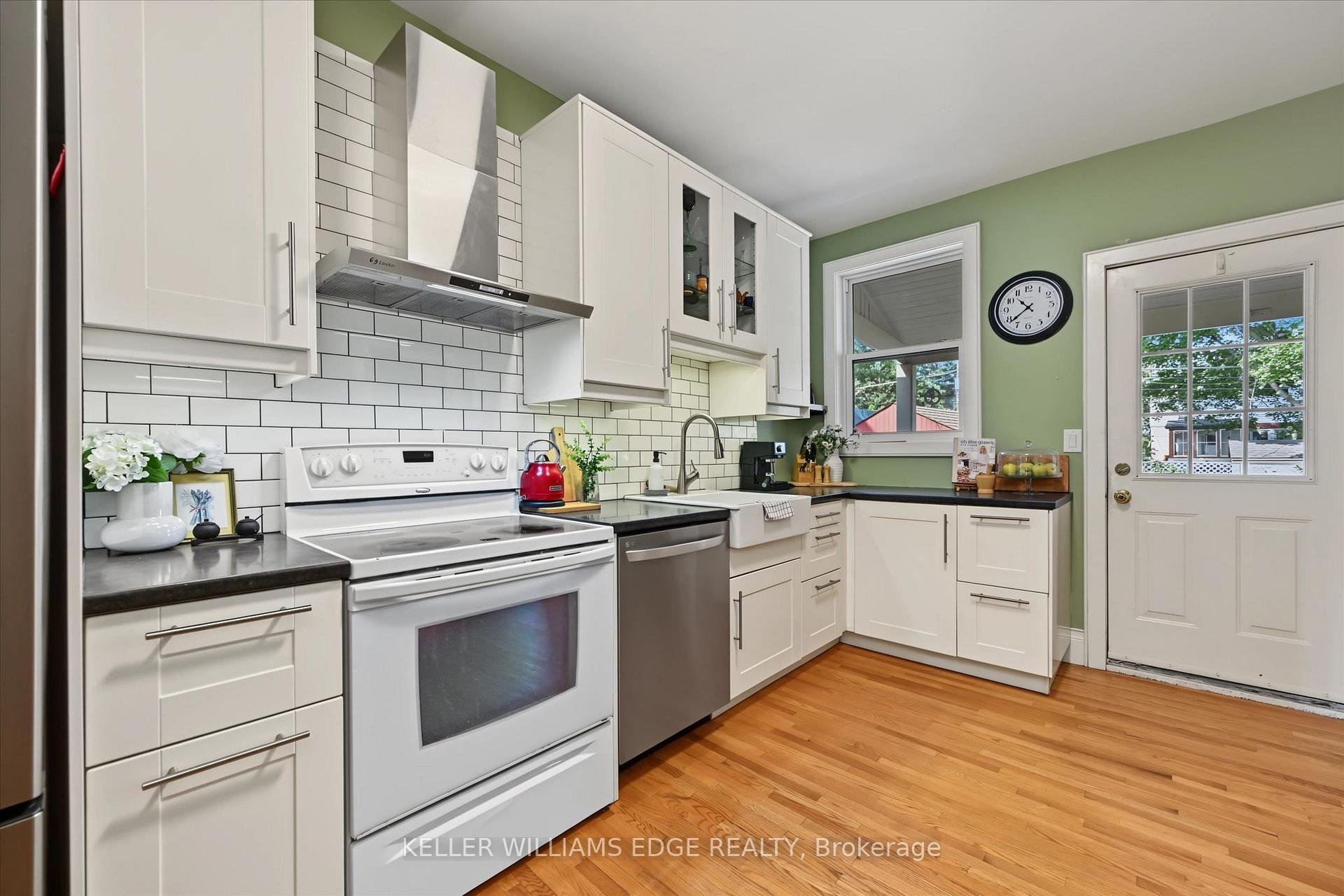 Photo 16 of 164 Balmoral Avenue S, Hamilton, Delta — HOMEH