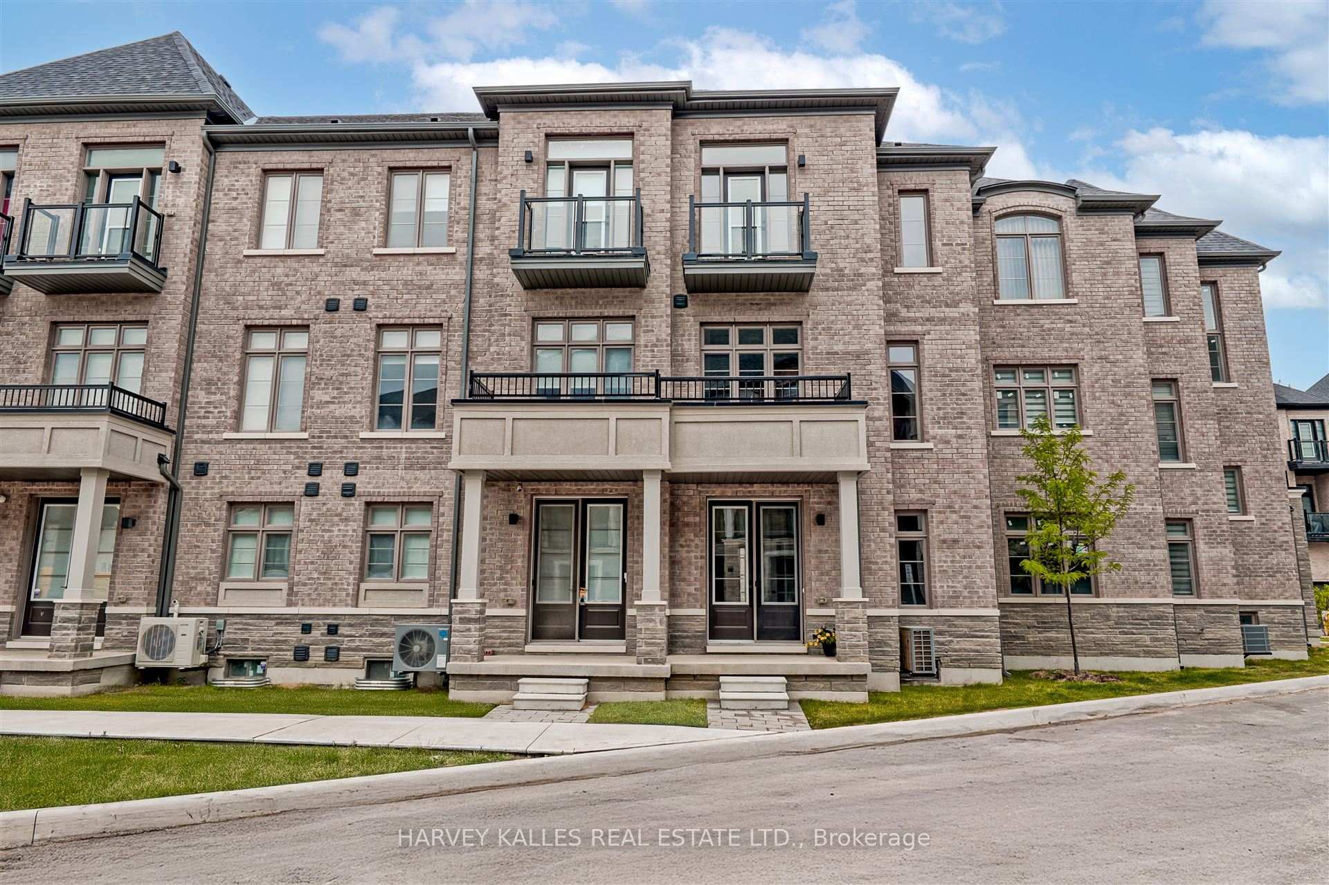 Photo 1 of 75 De La Roche Drive, Vaughan, Vellore Village — HOMEH