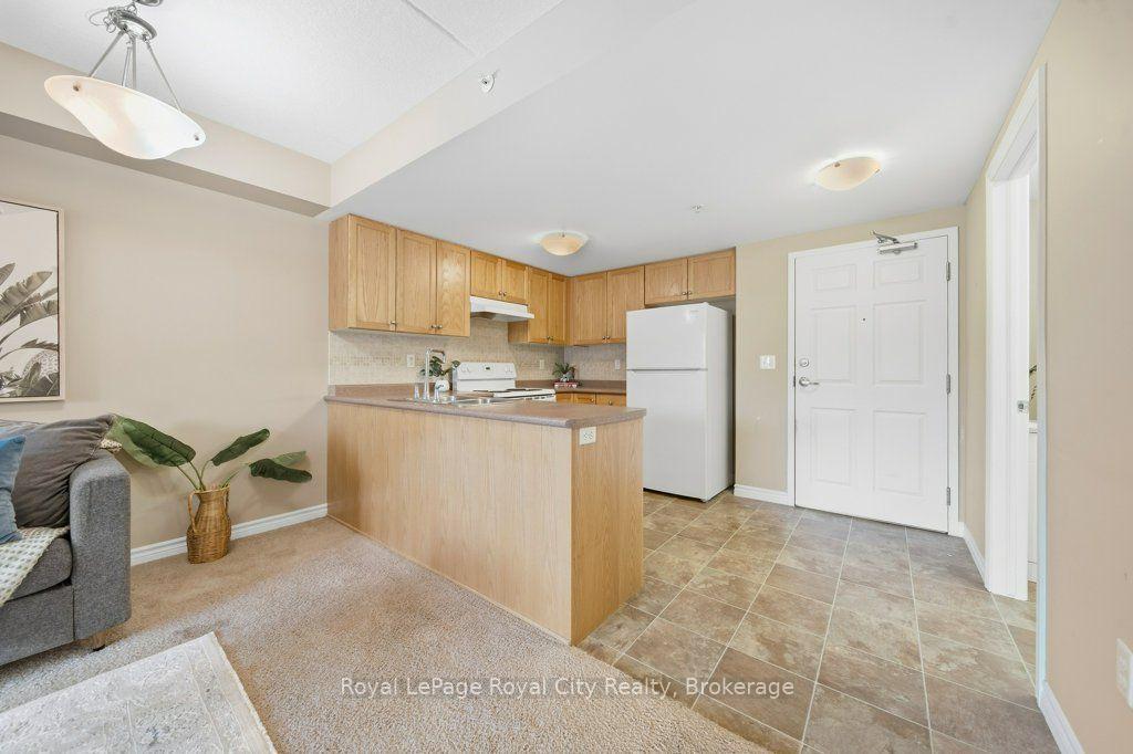 Photo 5 of Unit 101, 43 Waterford Drive, Guelph, Pineridge/Westminster Woods — HOMEH
