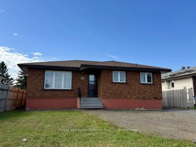 Photo 2 of 782 James Street N, Thunder Bay, Northwood Park — HOMEH
