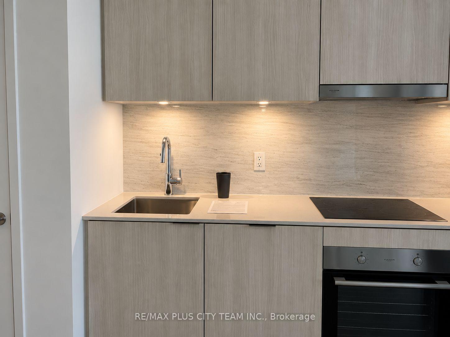 Photo 4 of Unit 619, 15 Queens Quay E, Toronto, Waterfront Communities — HOMEH