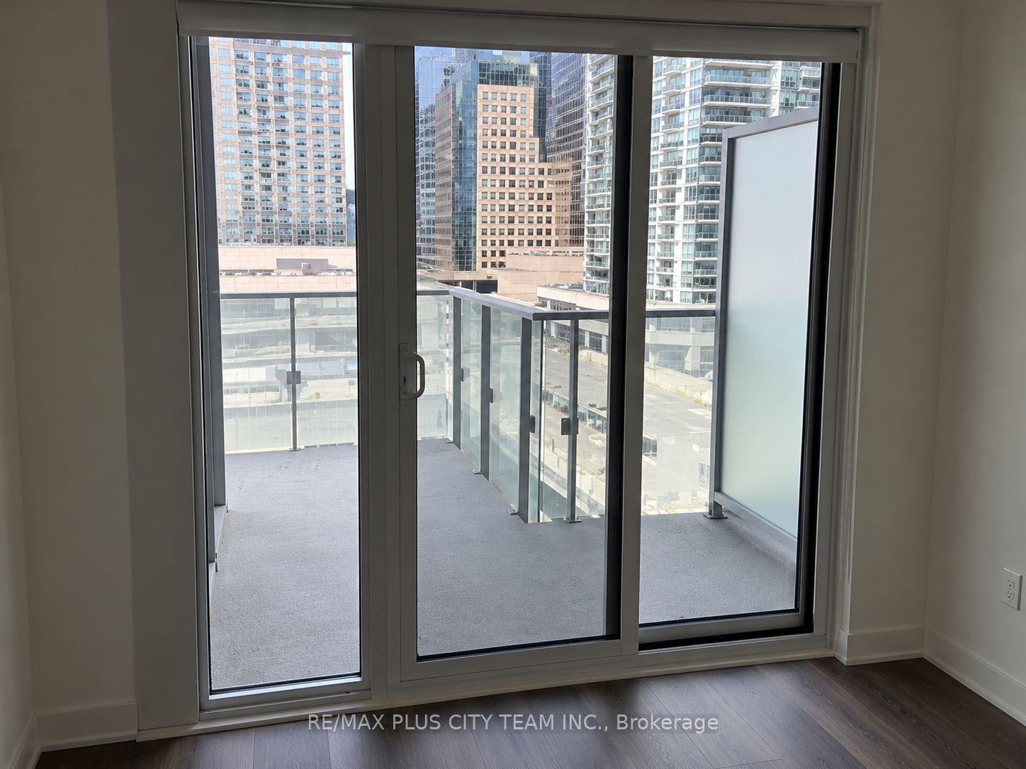 Photo 5 of Unit 619, 15 Queens Quay E, Toronto, Waterfront Communities — HOMEH