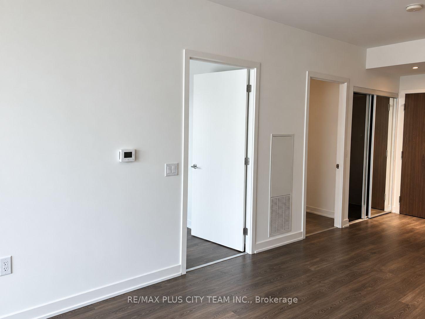 Photo 6 of Unit 619, 15 Queens Quay E, Toronto, Waterfront Communities — HOMEH