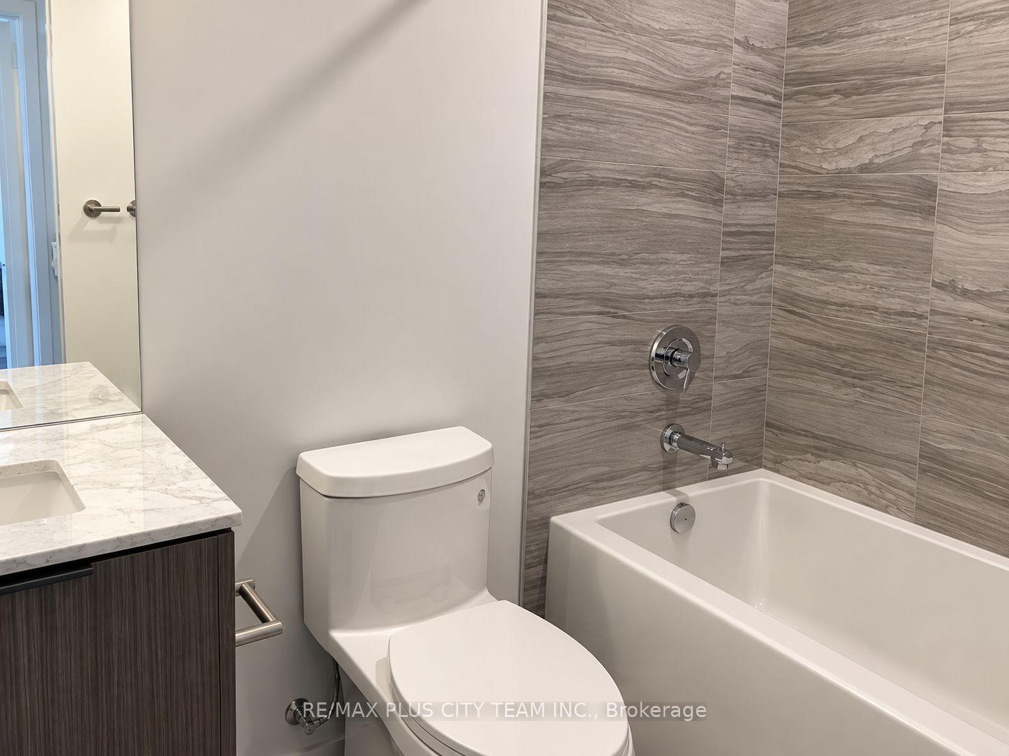 Photo 7 of Unit 619, 15 Queens Quay E, Toronto, Waterfront Communities — HOMEH