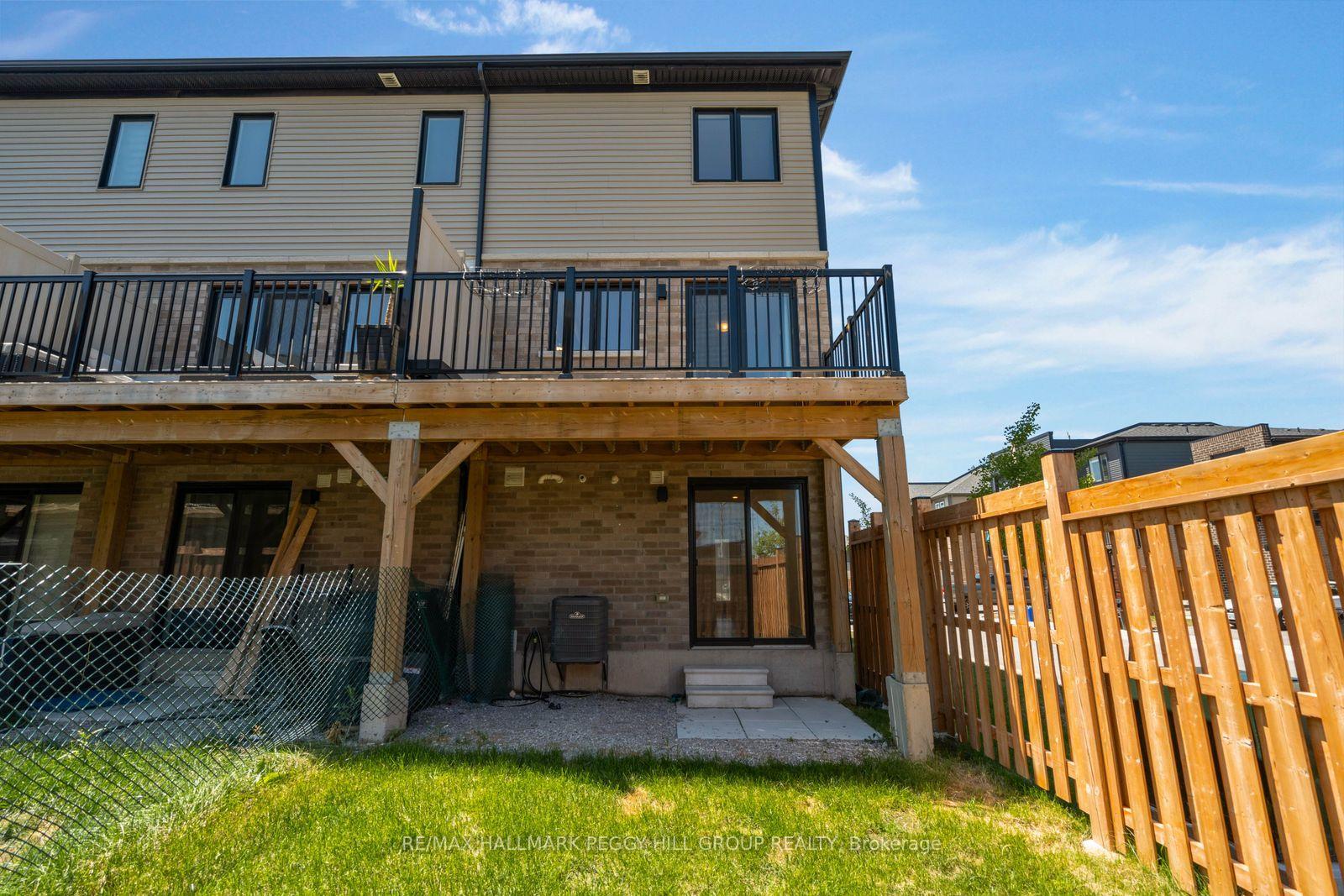 Photo 19 of 30 Pumpkin Corner Crescent, Barrie, Rural Barrie Southeast — HOMEH