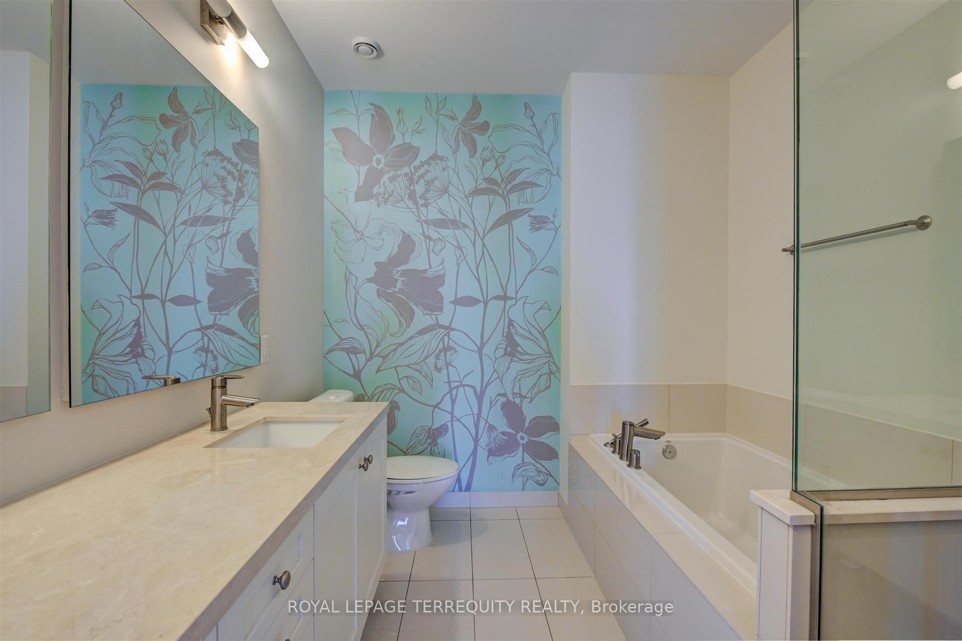 Photo 13 of Unit 2521, 70 Roehampton Avenue, Toronto, Mount Pleasant West — HOMEH