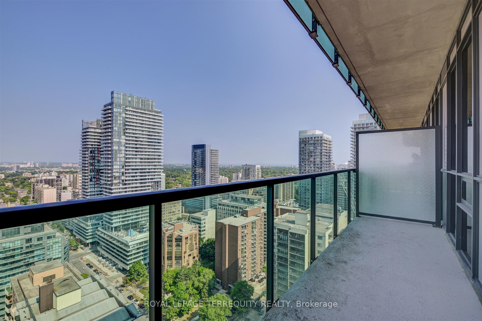 Photo 14 of Unit 2521, 70 Roehampton Avenue, Toronto, Mount Pleasant West — HOMEH