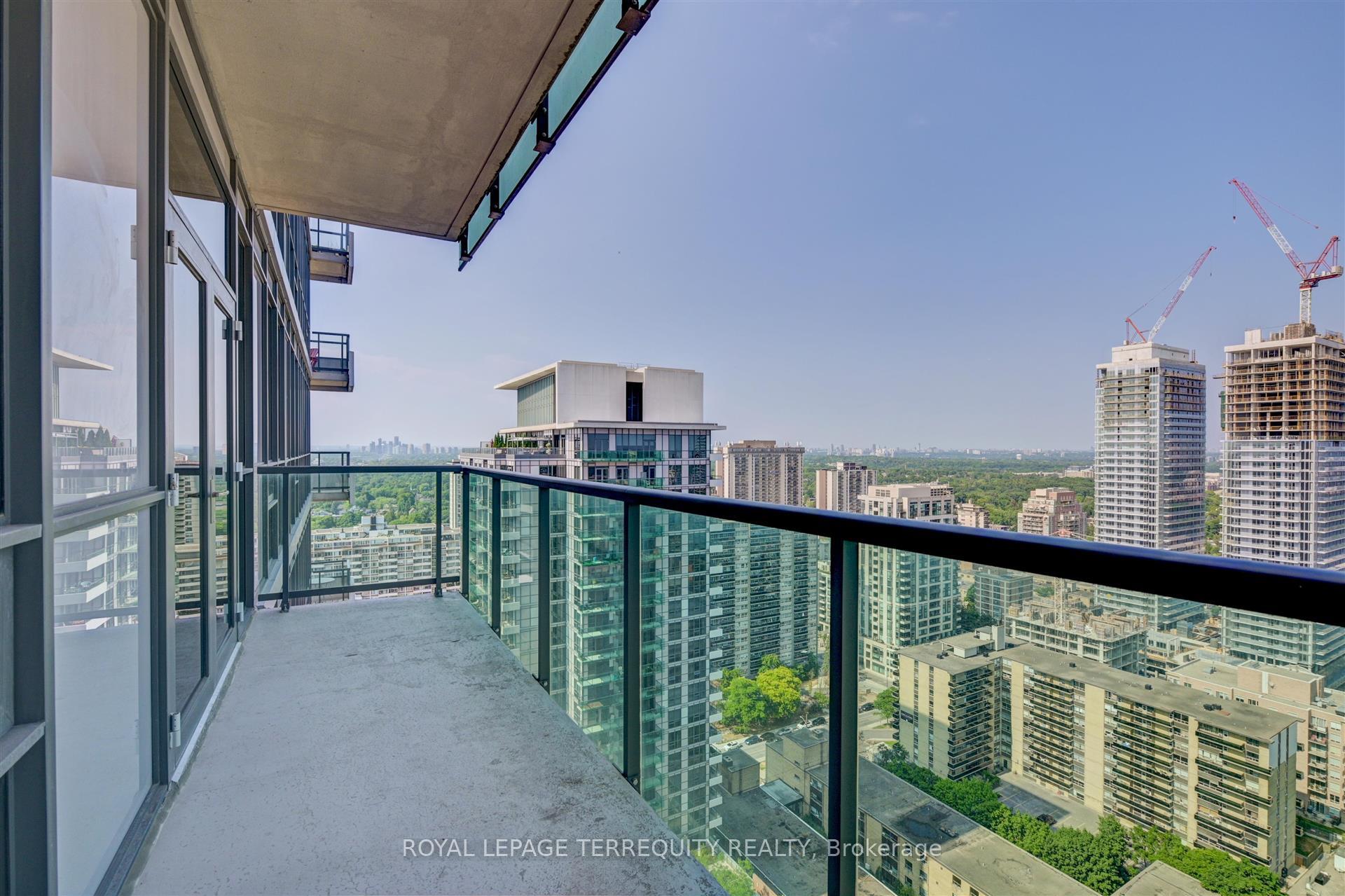 Photo 15 of Unit 2521, 70 Roehampton Avenue, Toronto, Mount Pleasant West — HOMEH