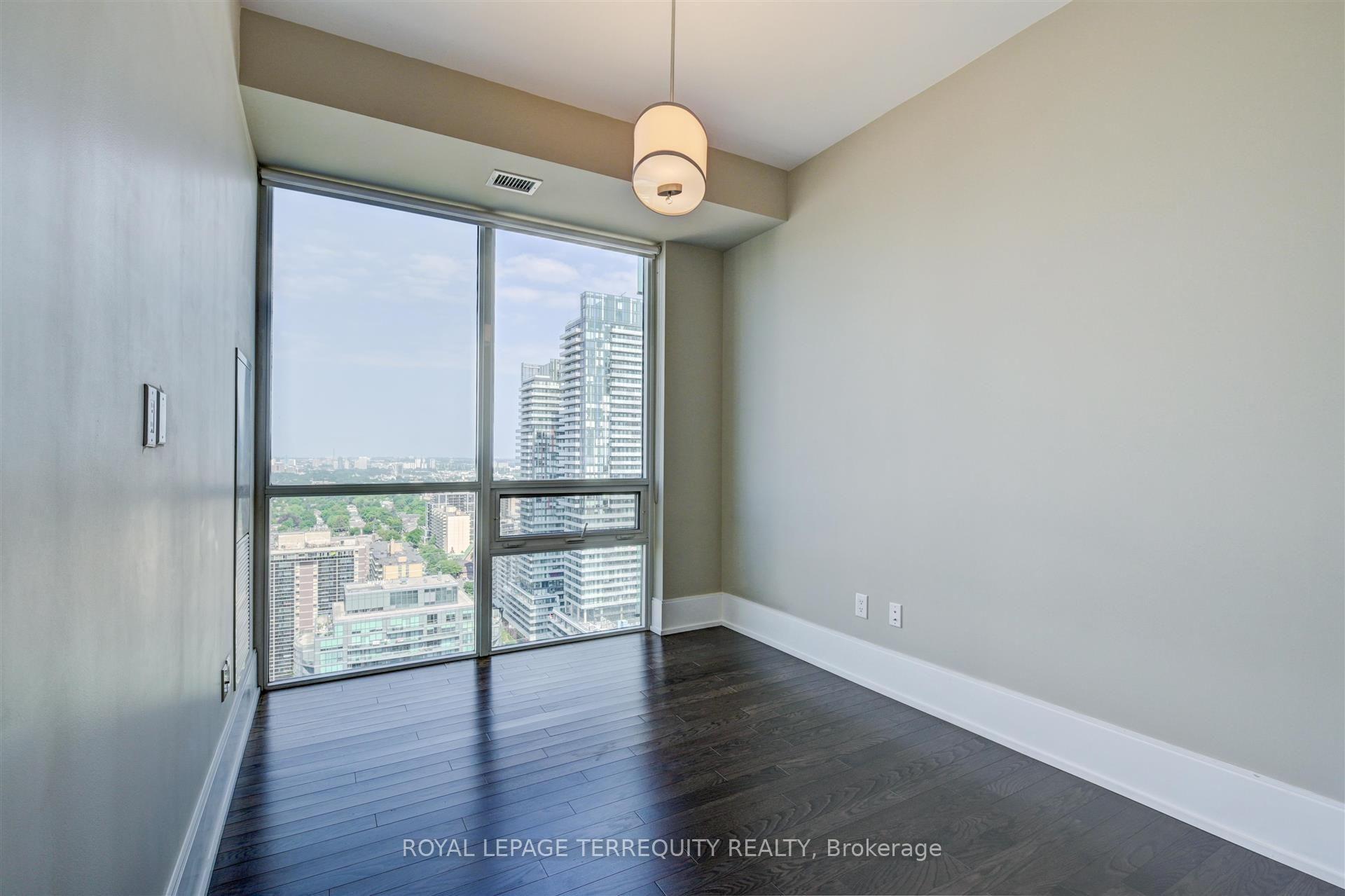 Photo 16 of Unit 2521, 70 Roehampton Avenue, Toronto, Mount Pleasant West — HOMEH