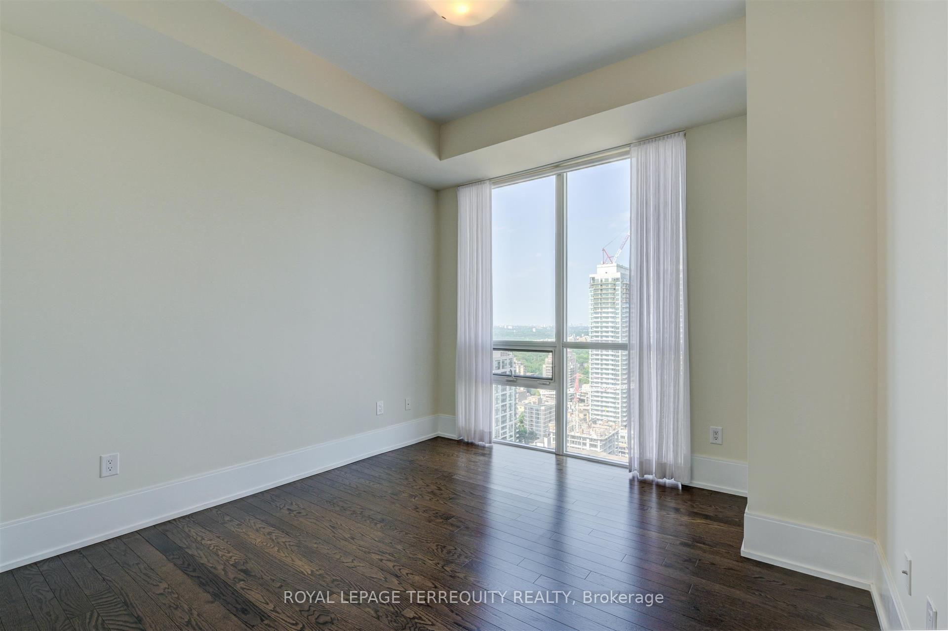 Photo 19 of Unit 2521, 70 Roehampton Avenue, Toronto, Mount Pleasant West — HOMEH