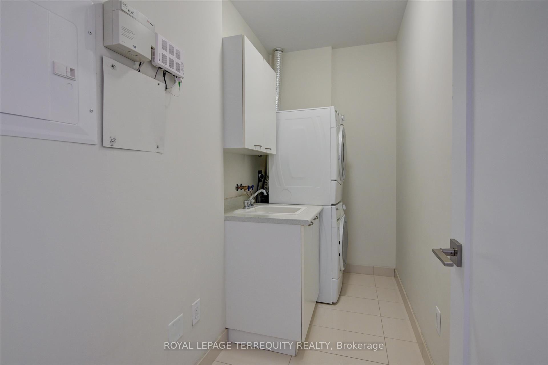 Photo 22 of Unit 2521, 70 Roehampton Avenue, Toronto, Mount Pleasant West — HOMEH