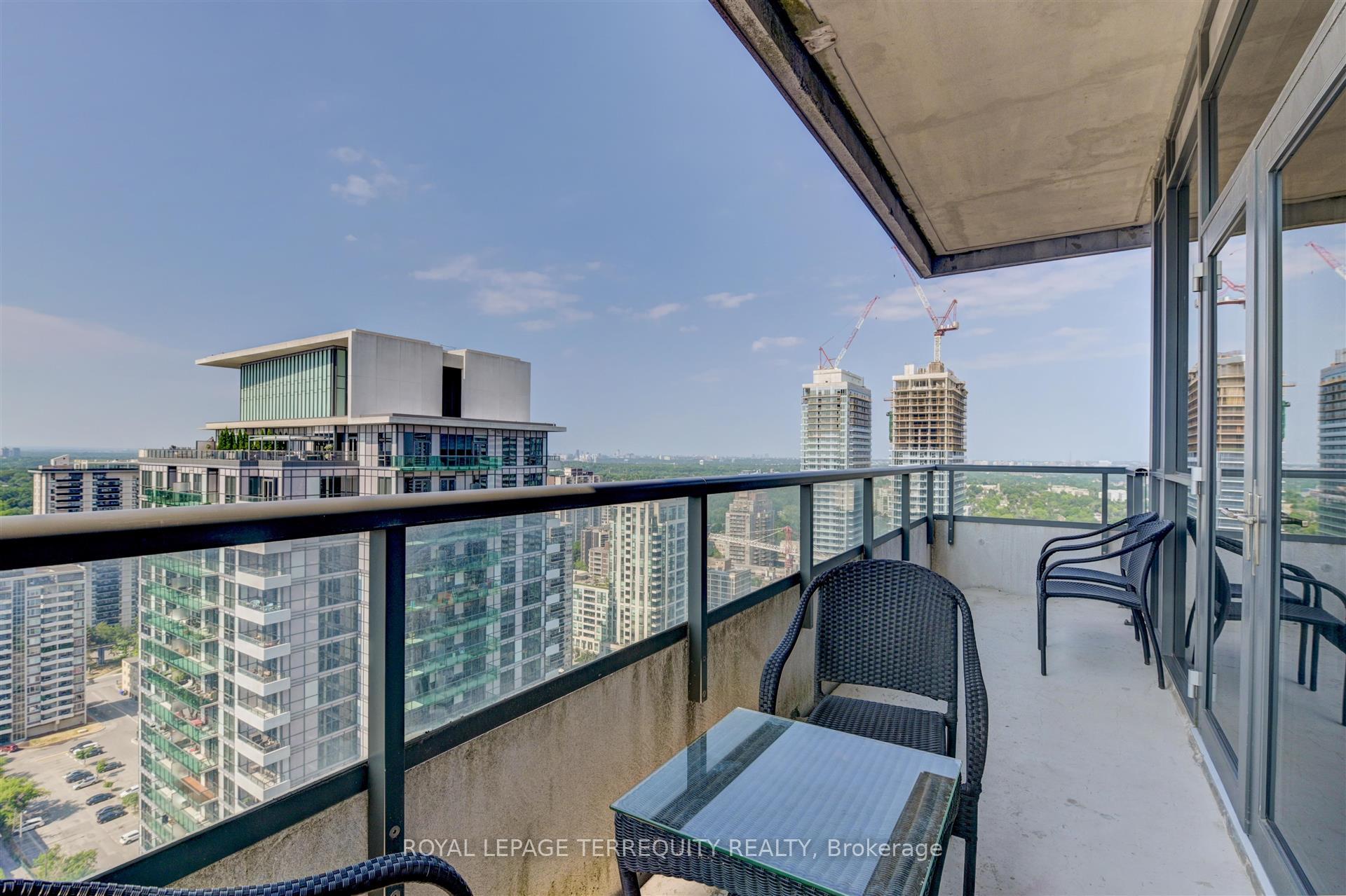 Photo 23 of Unit 2521, 70 Roehampton Avenue, Toronto, Mount Pleasant West — HOMEH