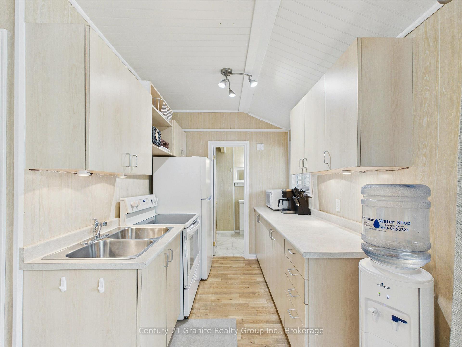 Photo 4 of 1014 Opal Lane, Highlands East, Glamorgan — HOMEH