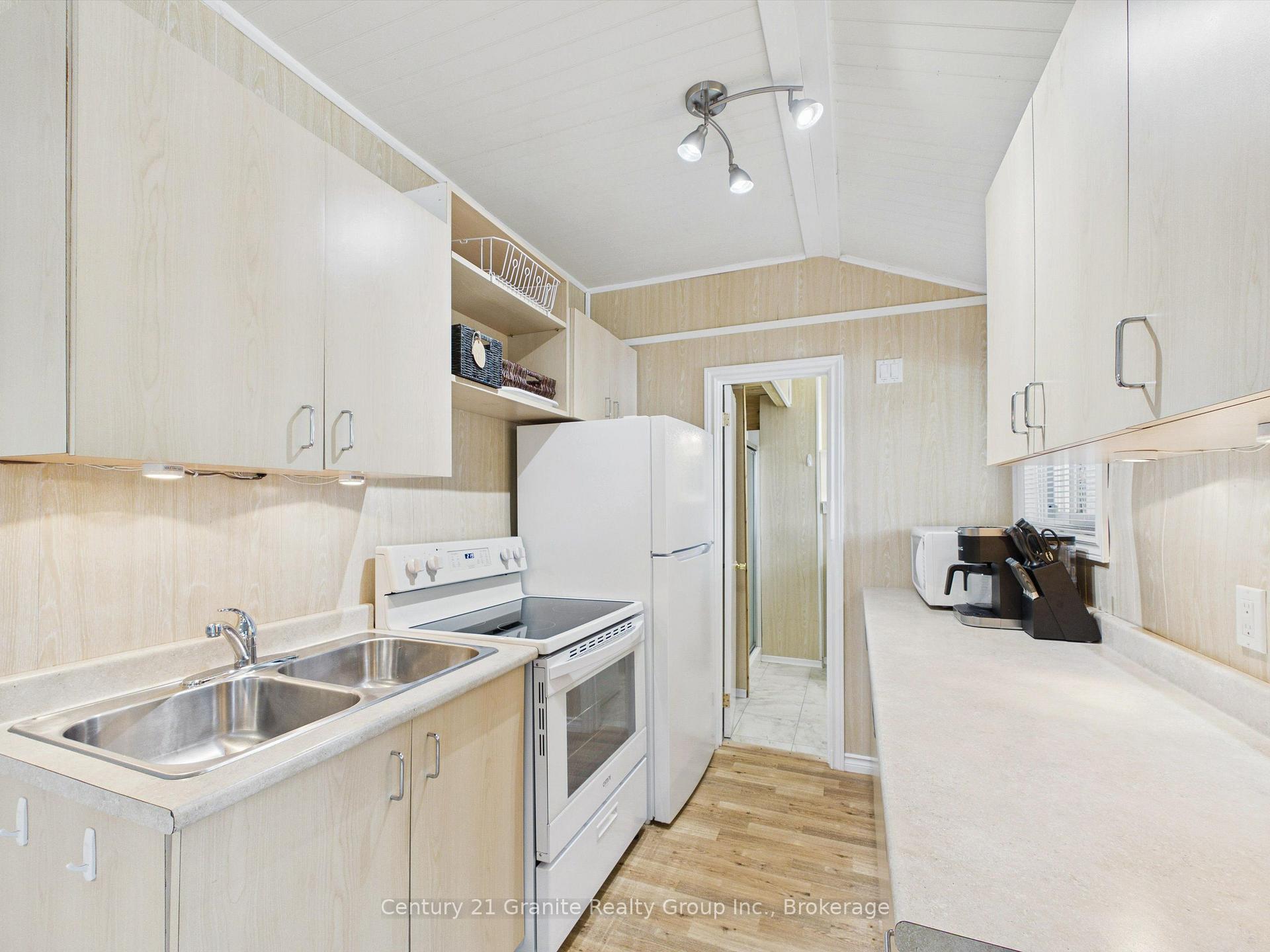 Photo 5 of 1014 Opal Lane, Highlands East, Glamorgan — HOMEH