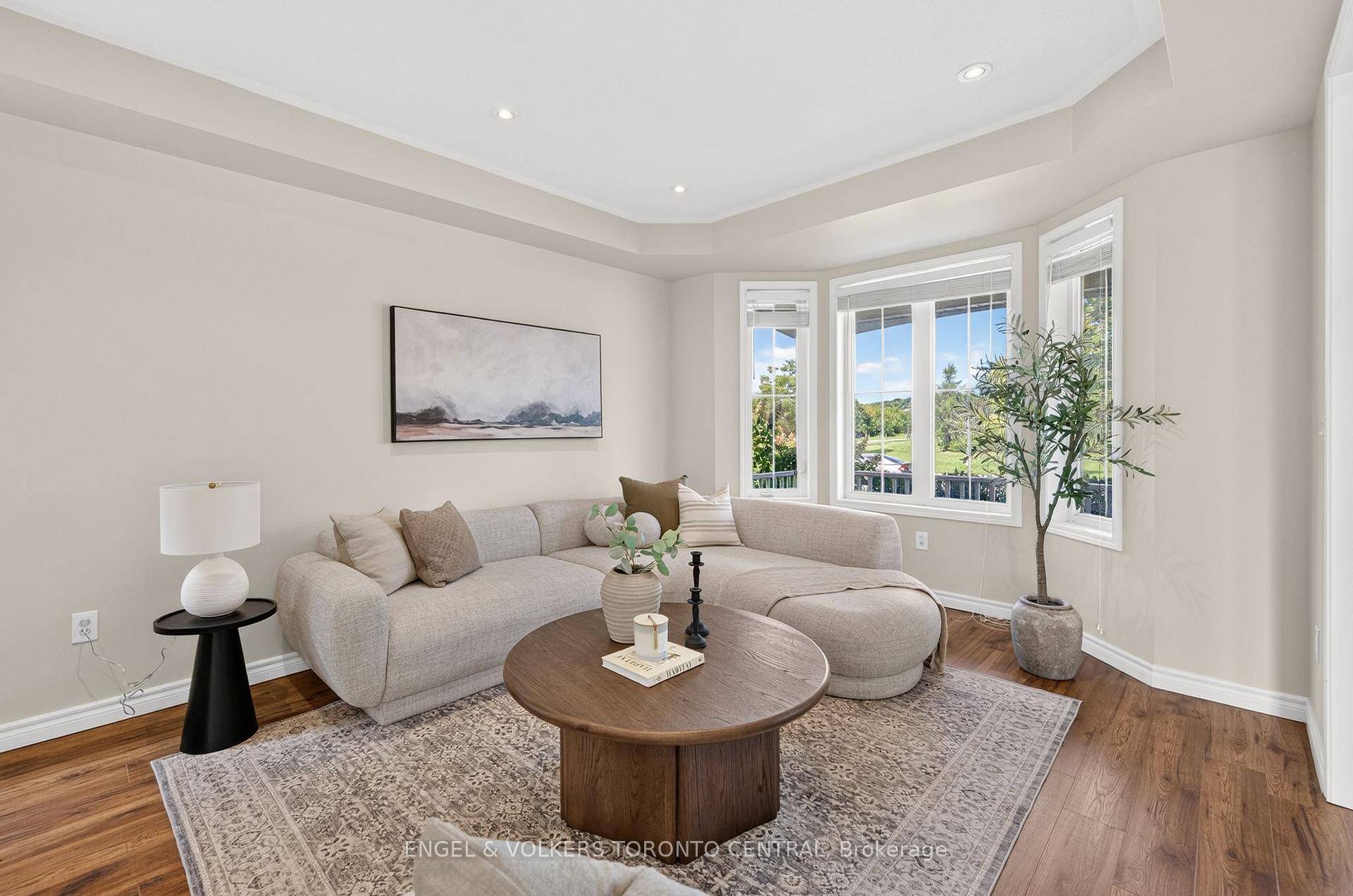 Photo 8 of 94 Baldwin Drive, Cambridge, Silver Heights — HOMEH