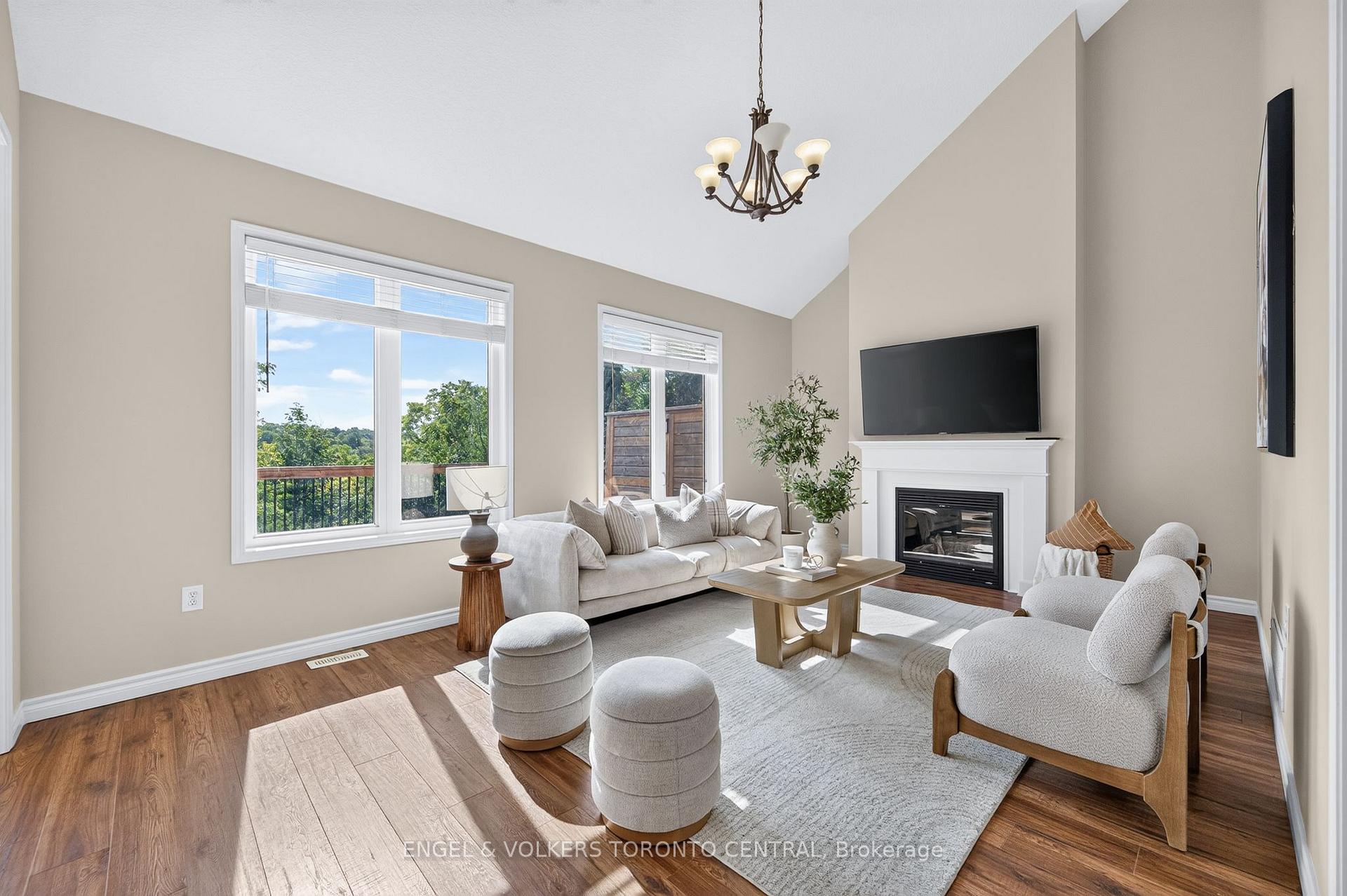 Photo 13 of 94 Baldwin Drive, Cambridge, Silver Heights — HOMEH