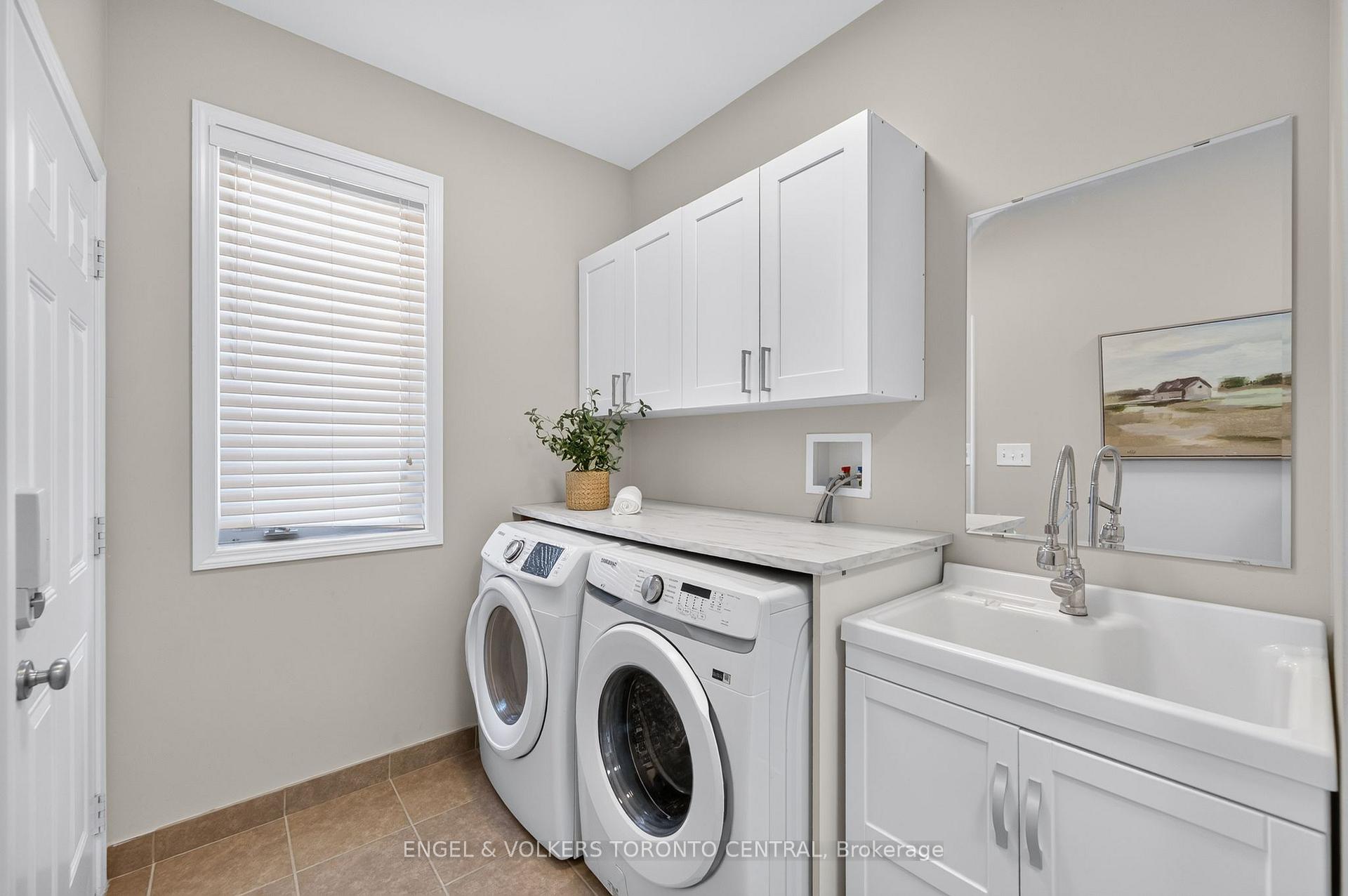 Photo 21 of 94 Baldwin Drive, Cambridge, Silver Heights — HOMEH