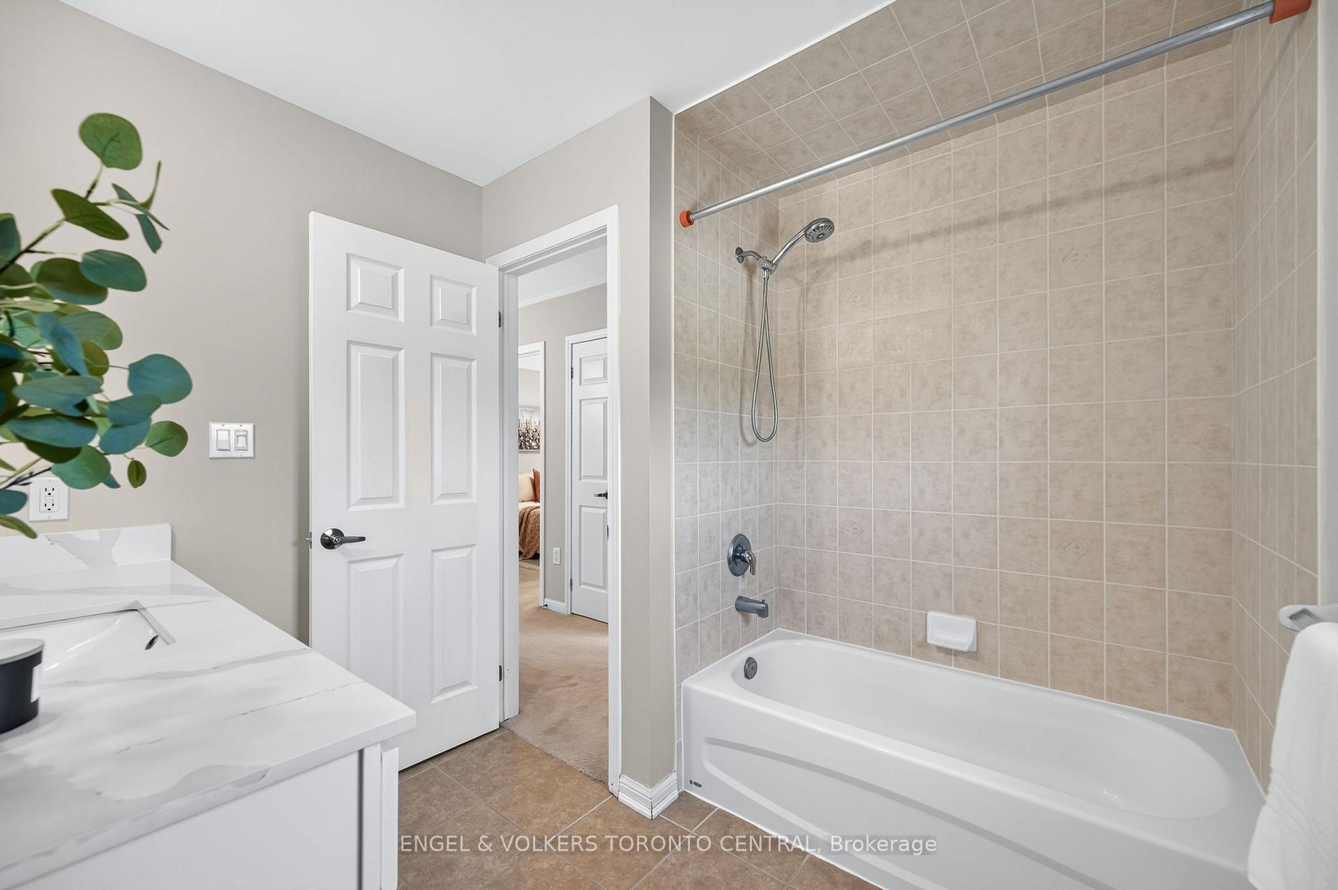 Photo 33 of 94 Baldwin Drive, Cambridge, Silver Heights — HOMEH