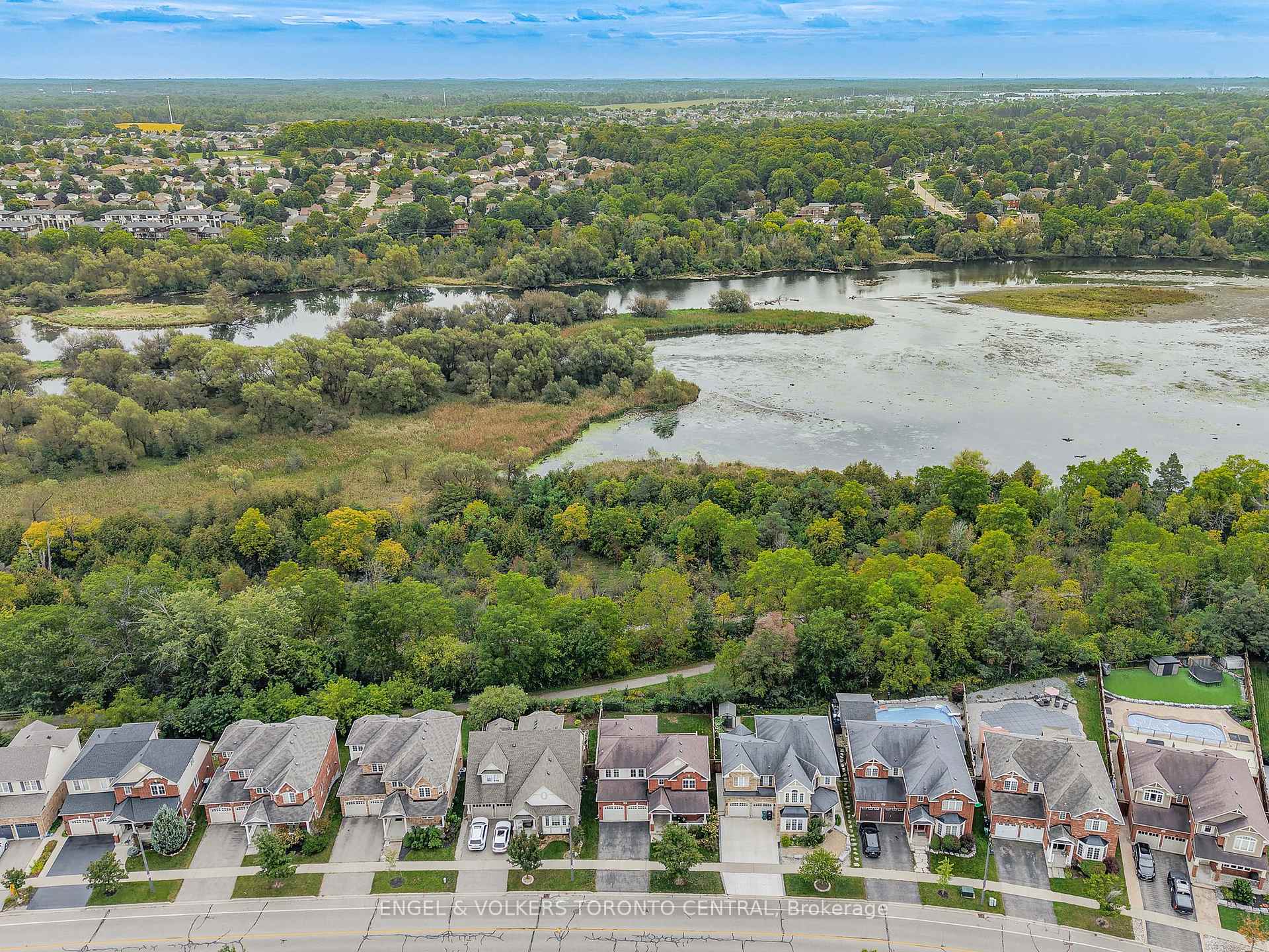 Photo 41 of 94 Baldwin Drive, Cambridge, Silver Heights — HOMEH
