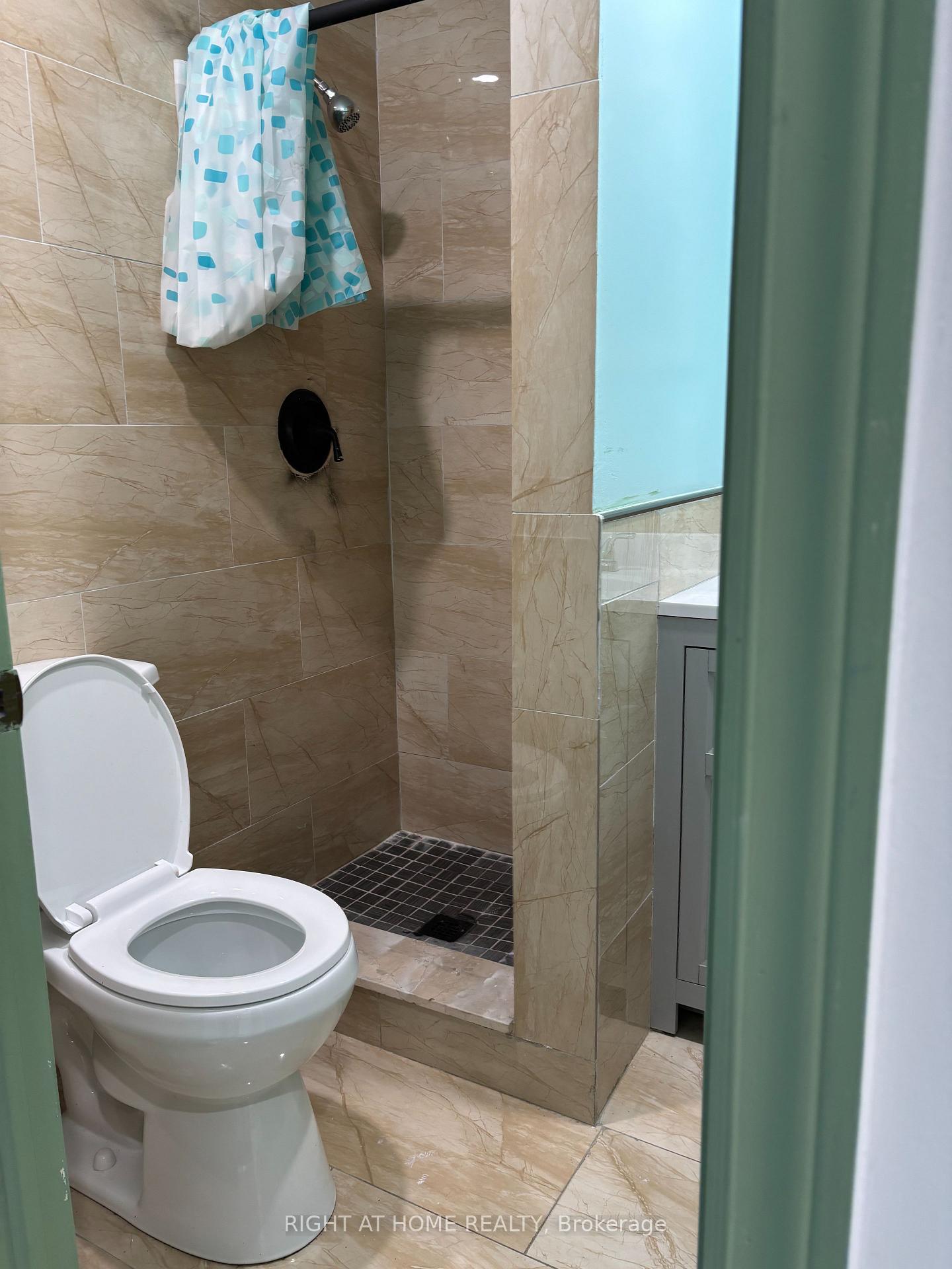 Photo 2 of Unit Unit 1, 389 Spadina Avenue, Toronto, Kensington-Chinatown — HOMEH