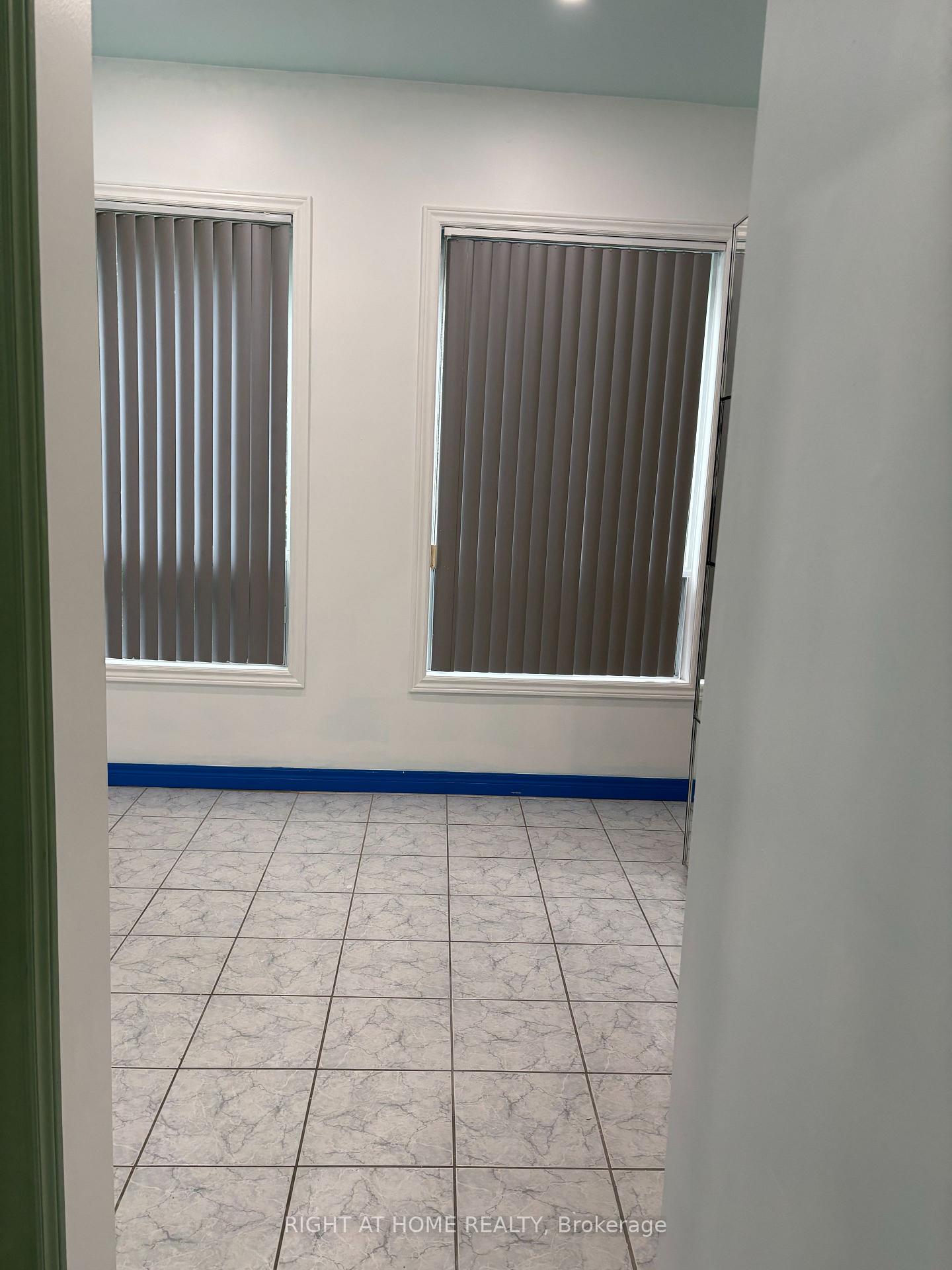 Photo 4 of Unit Unit 1, 389 Spadina Avenue, Toronto, Kensington-Chinatown — HOMEH