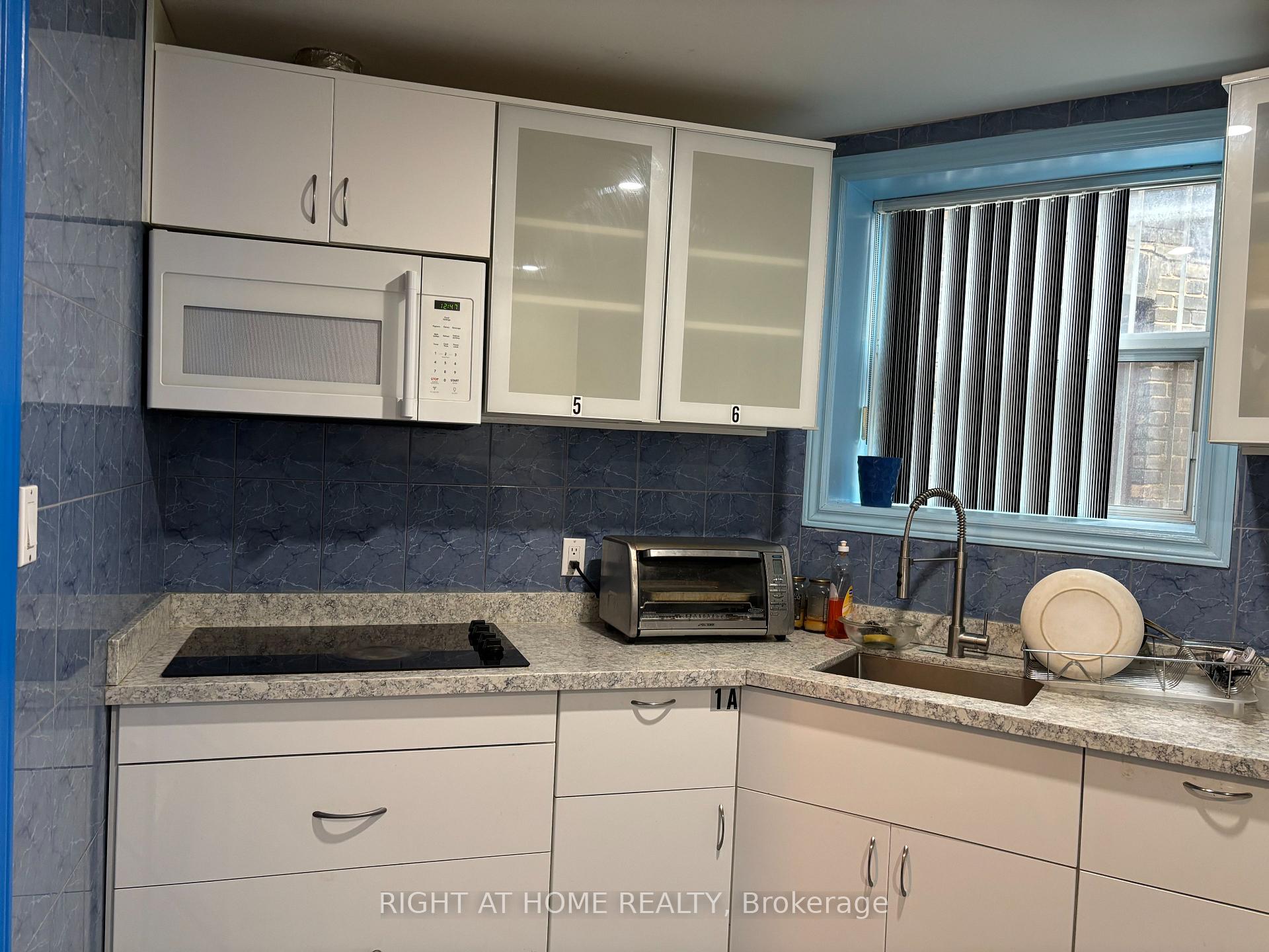 Photo 10 of Unit Unit 1, 389 Spadina Avenue, Toronto, Kensington-Chinatown — HOMEH