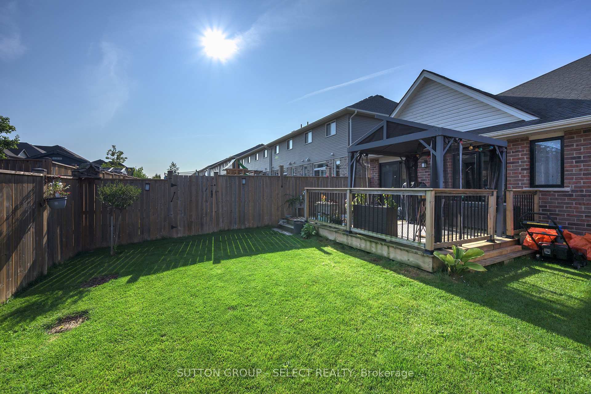 Photo 2 of 17 Cortland Terrace, St. Thomas — HOMEH