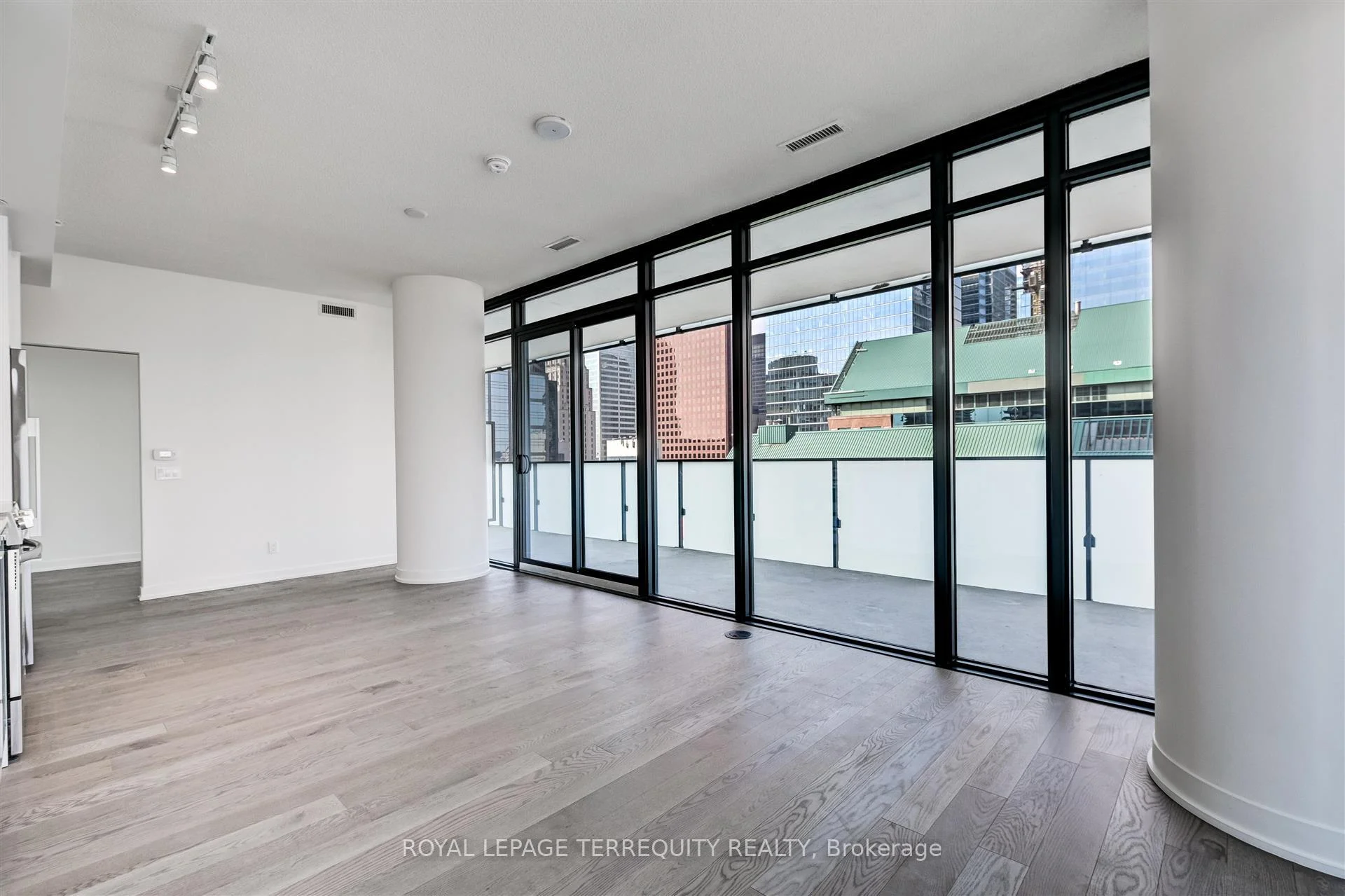 Photo 18 of Unit 2911, 25 Richmond Street E, Toronto, Church-Yonge Corridor — HOMEH