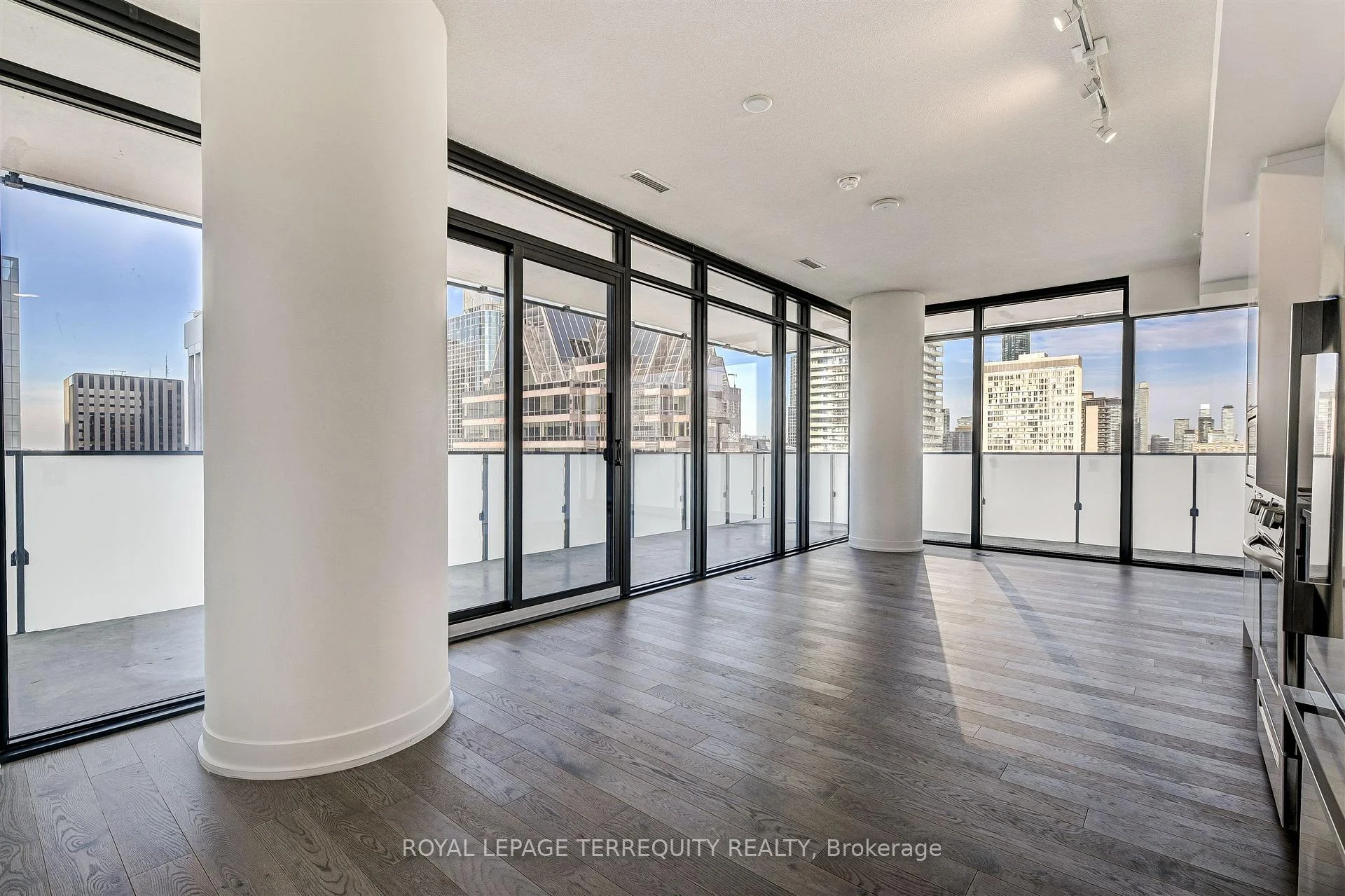 Photo 19 of Unit 2911, 25 Richmond Street E, Toronto, Church-Yonge Corridor — HOMEH
