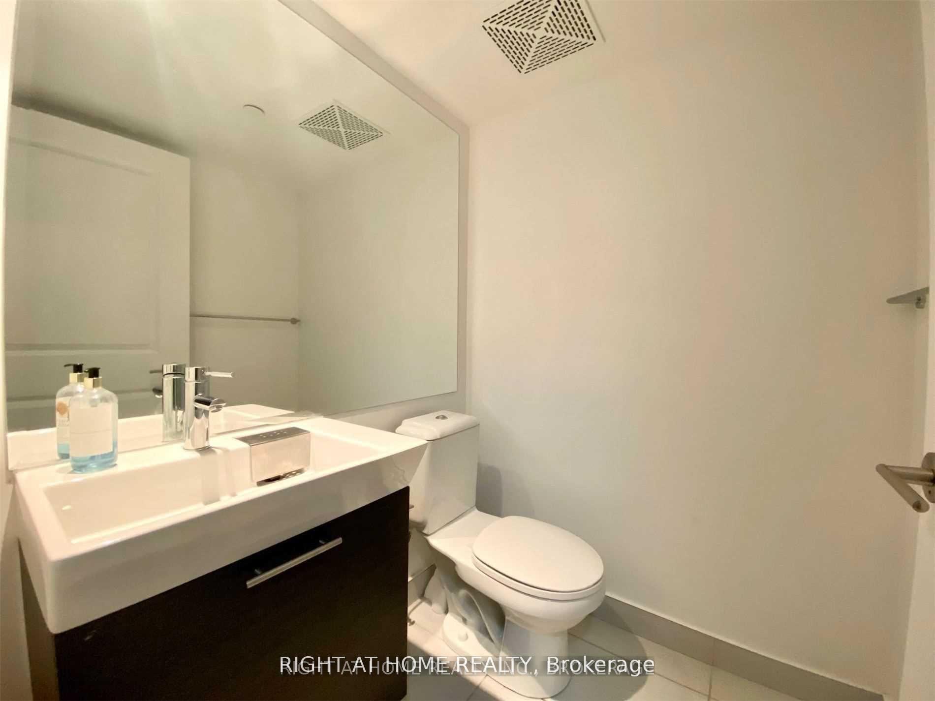 Photo 4 of Unit 714, 386 Yonge Street, Toronto, Bay Street Corridor — HOMEH
