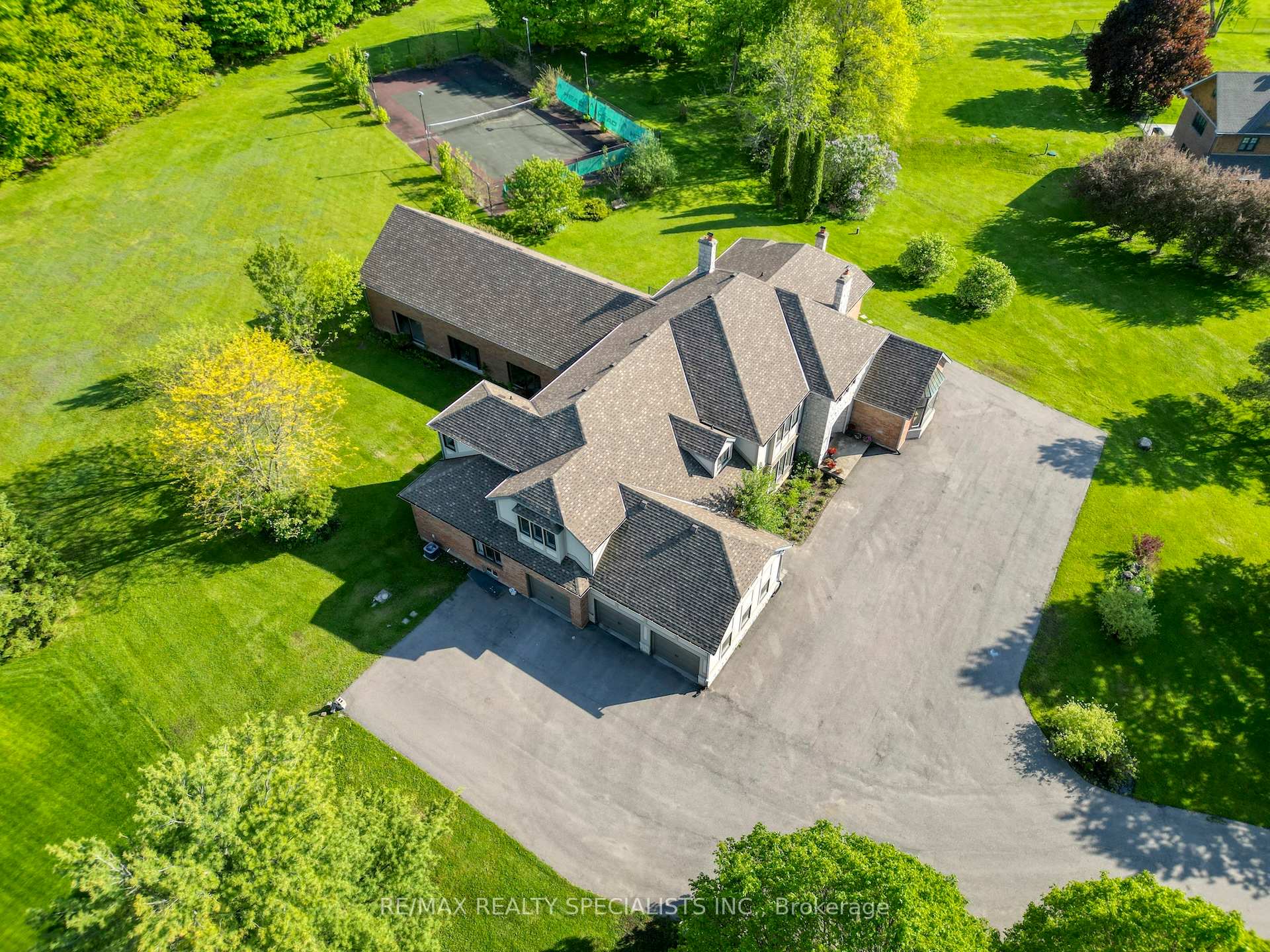 Photo 2 of 6399 Chelsea Road, Burlington, Rural Burlington — HOMEH